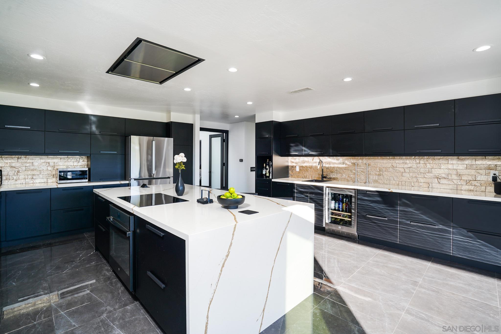 Detail Gallery Image 15 of 39 For 1517  Shields Ave, Encinitas,  CA 92024 - 4 Beds | 2 Baths