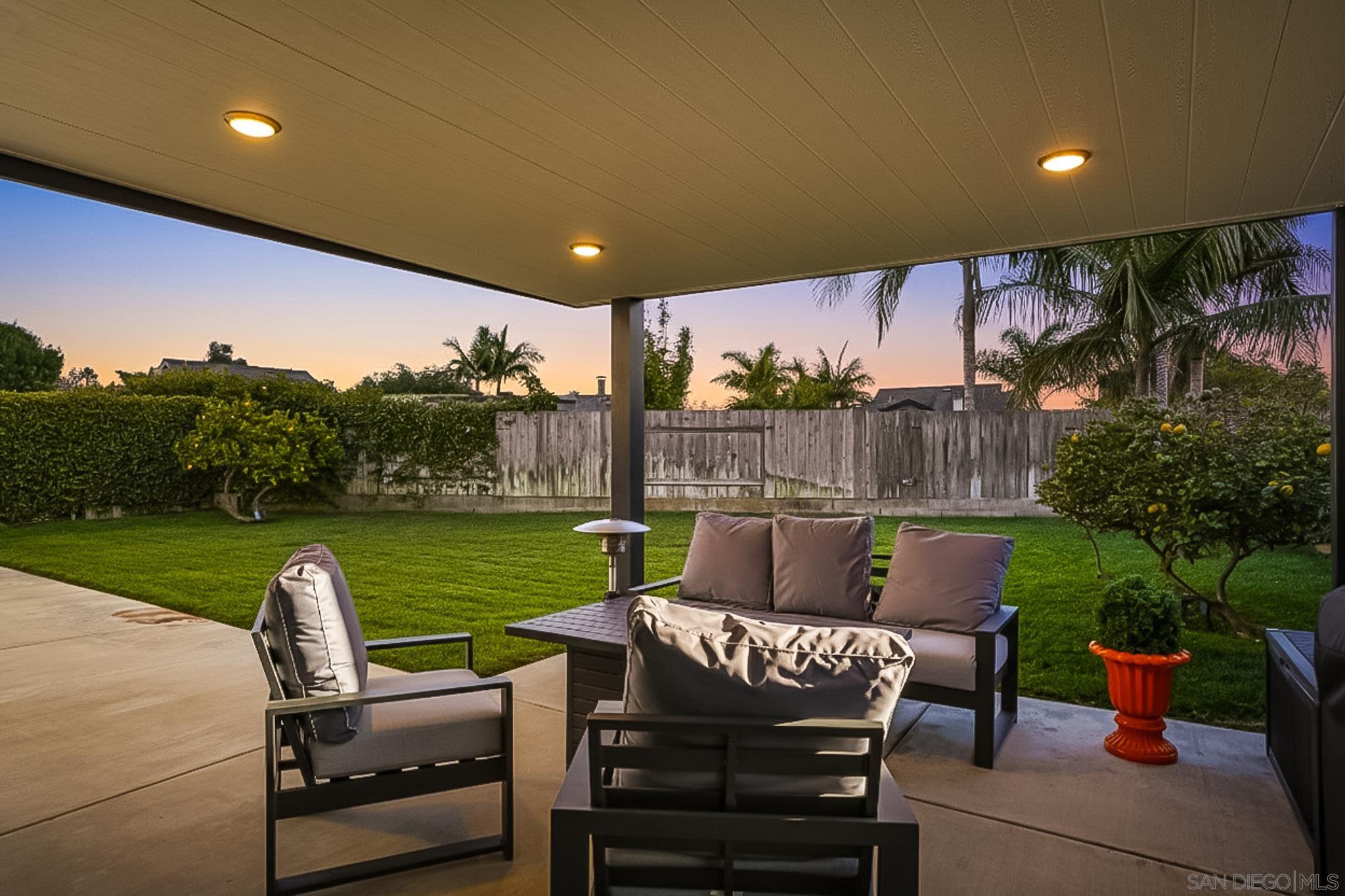 Detail Gallery Image 4 of 39 For 1517  Shields Ave, Encinitas,  CA 92024 - 4 Beds | 2 Baths