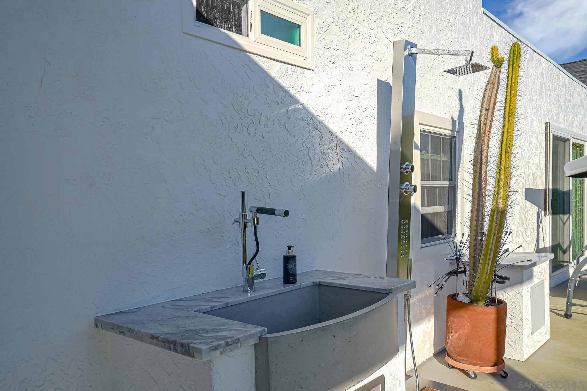 Detail Gallery Image 33 of 39 For 1517  Shields Ave, Encinitas,  CA 92024 - 4 Beds | 2 Baths