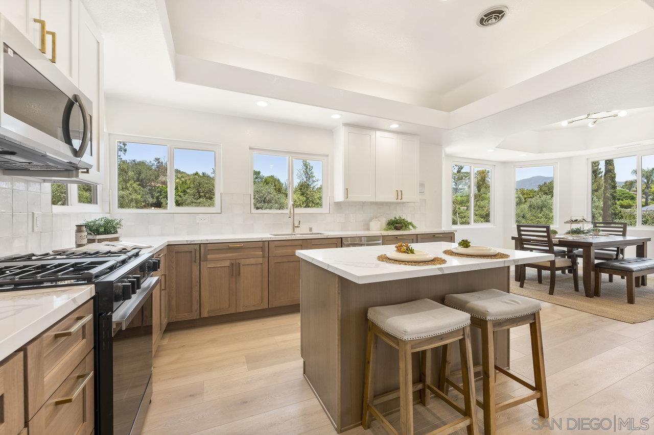 Front Image Thumbnail for SD250045585