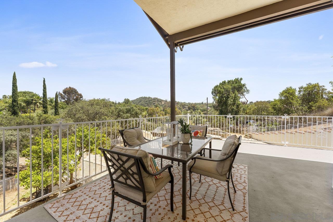 Detail Gallery Image 11 of 54 For 2047  via Del Torrie, Alpine,  CA 91901 - 4 Beds | 3/1 Baths