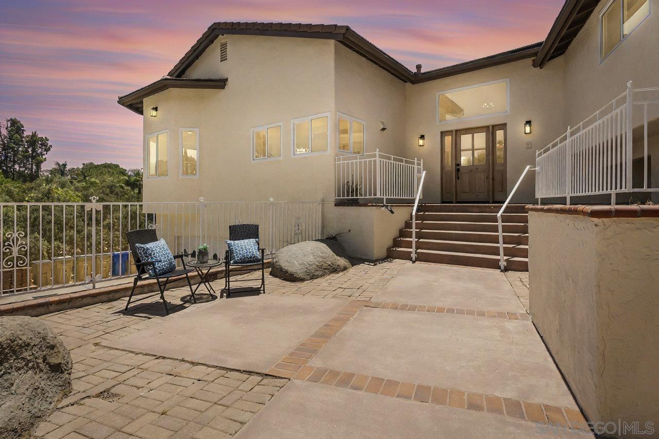 Detail Gallery Image 3 of 54 For 2047  via Del Torrie, Alpine,  CA 91901 - 4 Beds | 3/1 Baths