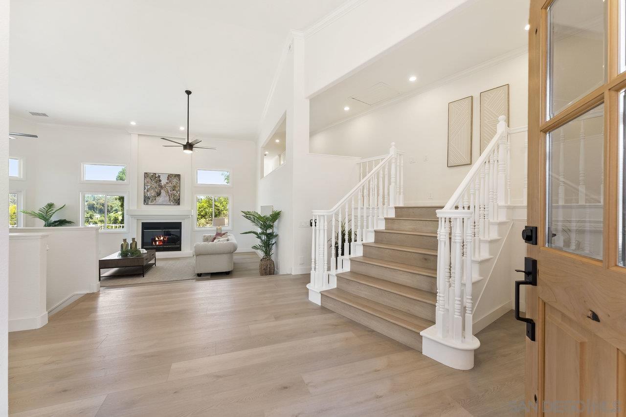 Detail Gallery Image 4 of 54 For 2047  via Del Torrie, Alpine,  CA 91901 - 4 Beds | 3/1 Baths