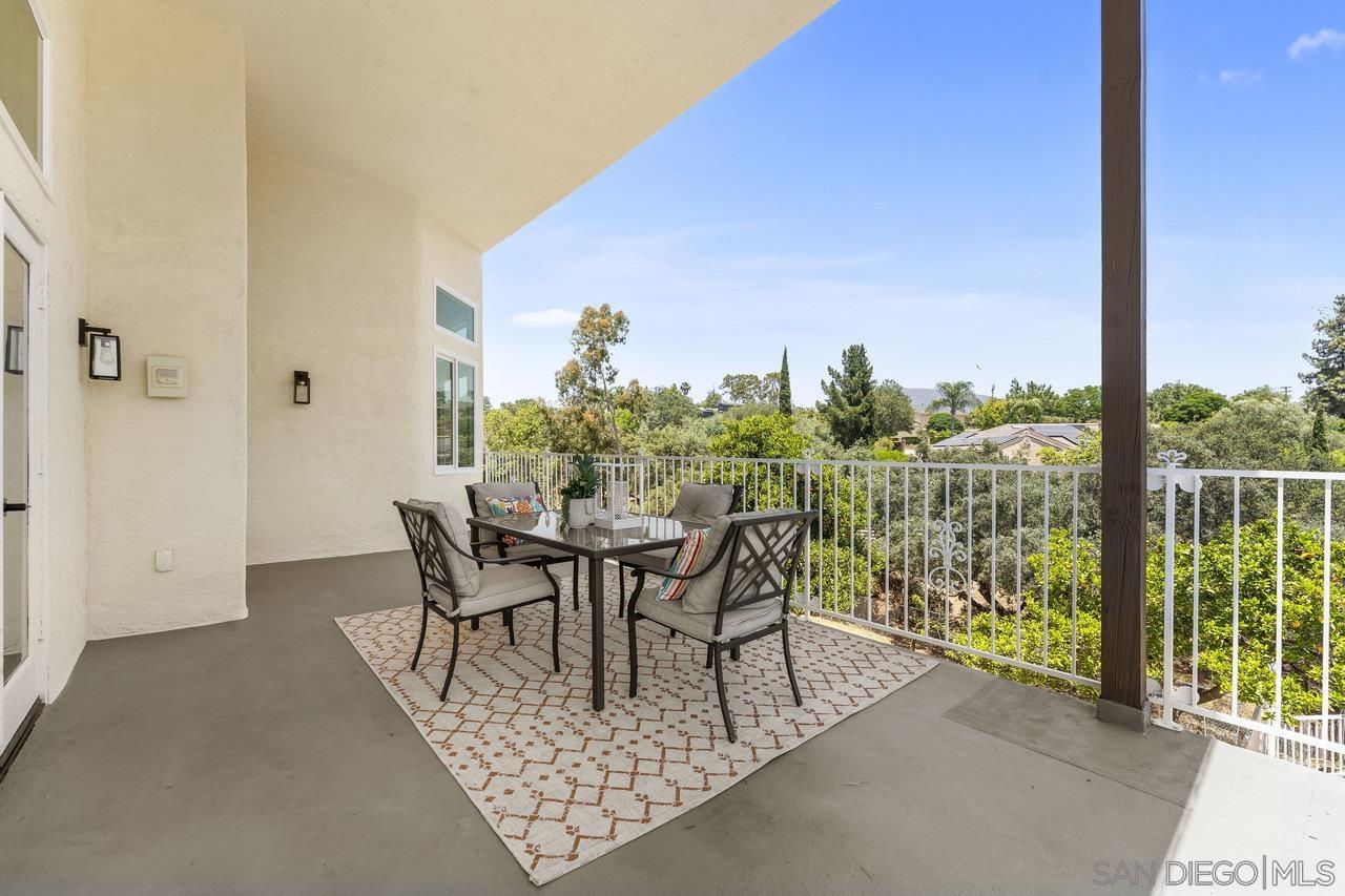 Detail Gallery Image 10 of 54 For 2047  via Del Torrie, Alpine,  CA 91901 - 4 Beds | 3/1 Baths