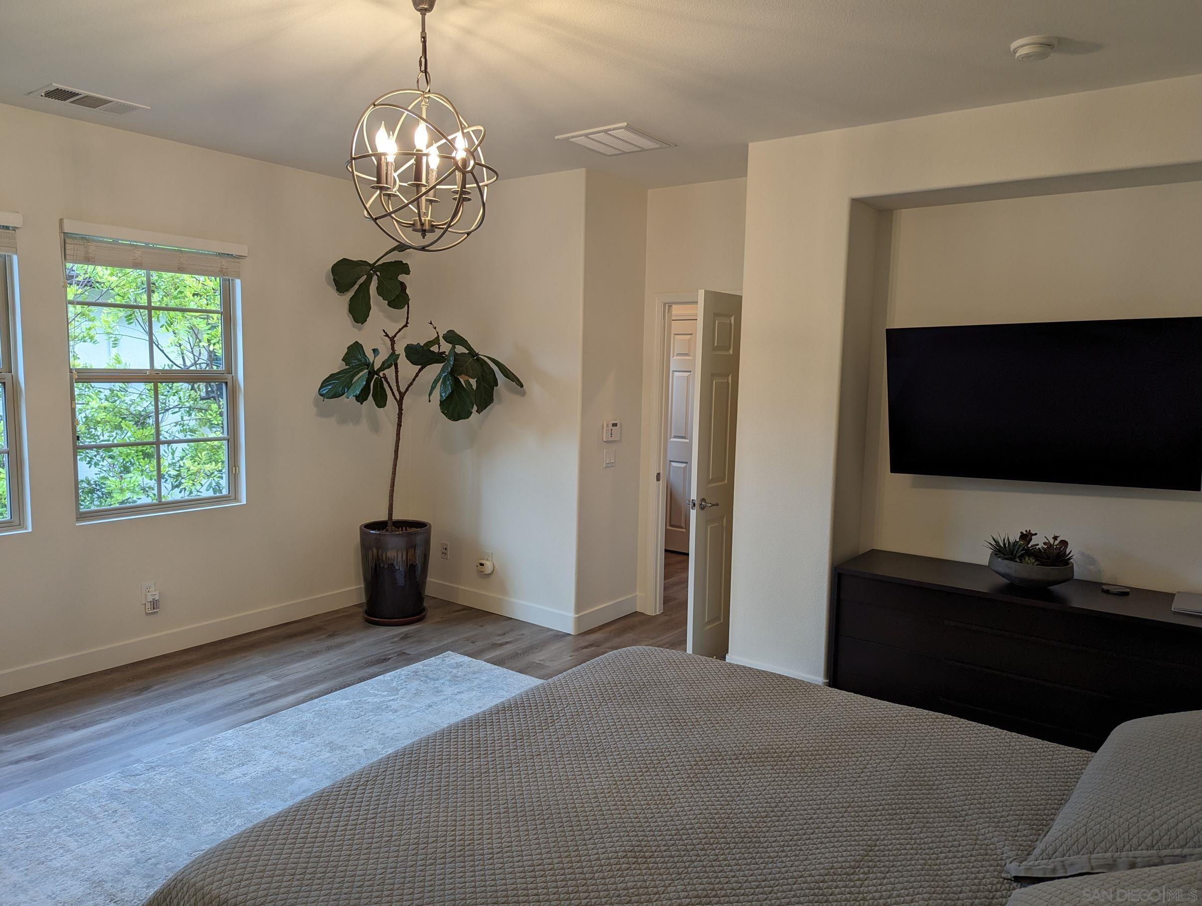 Detail Gallery Image 10 of 24 For 15753  Sprecklels Pl, San Diego,  CA 92127 - 3 Beds | 2/1 Baths