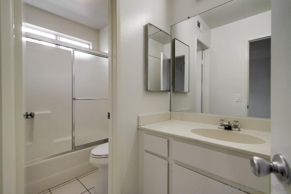 Detail Gallery Image 14 of 24 For 1765  Corte Ventana, Oceanside,  CA 92056 - 3 Beds | 2/1 Baths