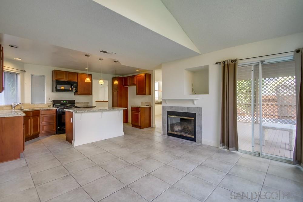 Detail Gallery Image 5 of 24 For 1765  Corte Ventana, Oceanside,  CA 92056 - 3 Beds | 2/1 Baths