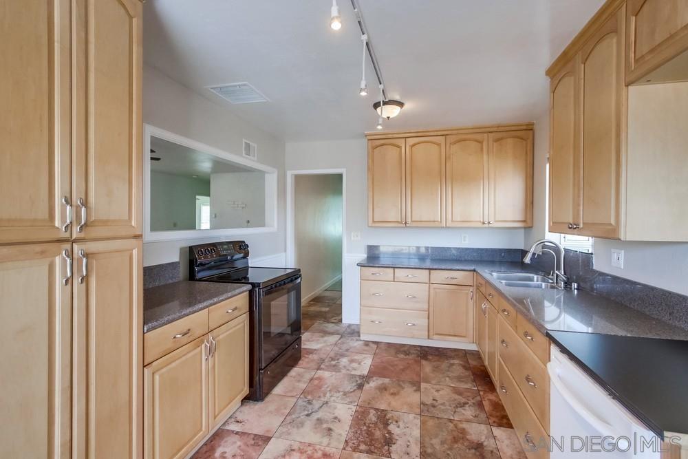 Detail Gallery Image 16 of 52 For 903  Hunter St., Ramona,  CA 92065 - 3 Beds | 2 Baths