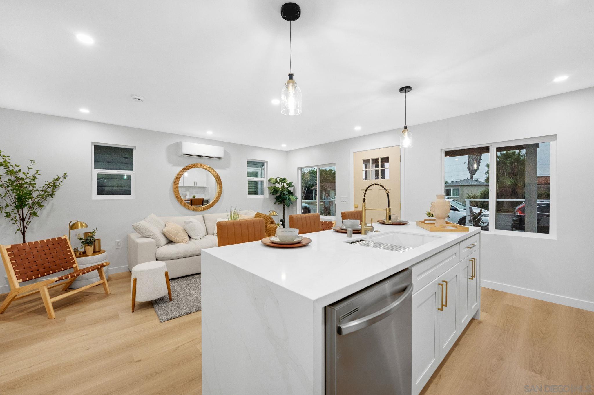 Detail Gallery Image 10 of 27 For 3728  Cherokee Ave, San Diego,  CA 92104 - 4 Beds | 2 Baths