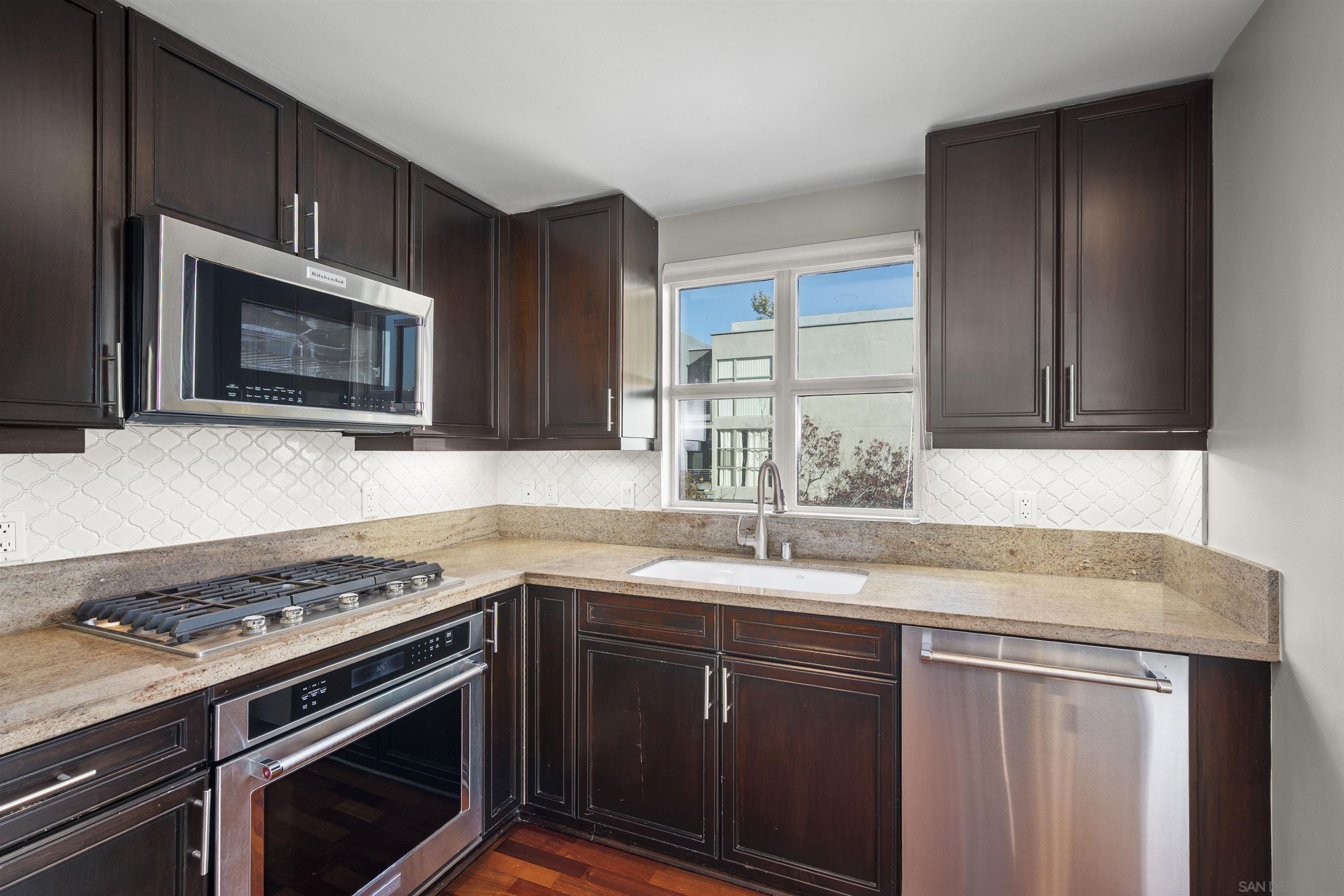 Detail Gallery Image 14 of 49 For 510  1st Ave  #302,  San Diego,  CA 92101 - 2 Beds | 2 Baths