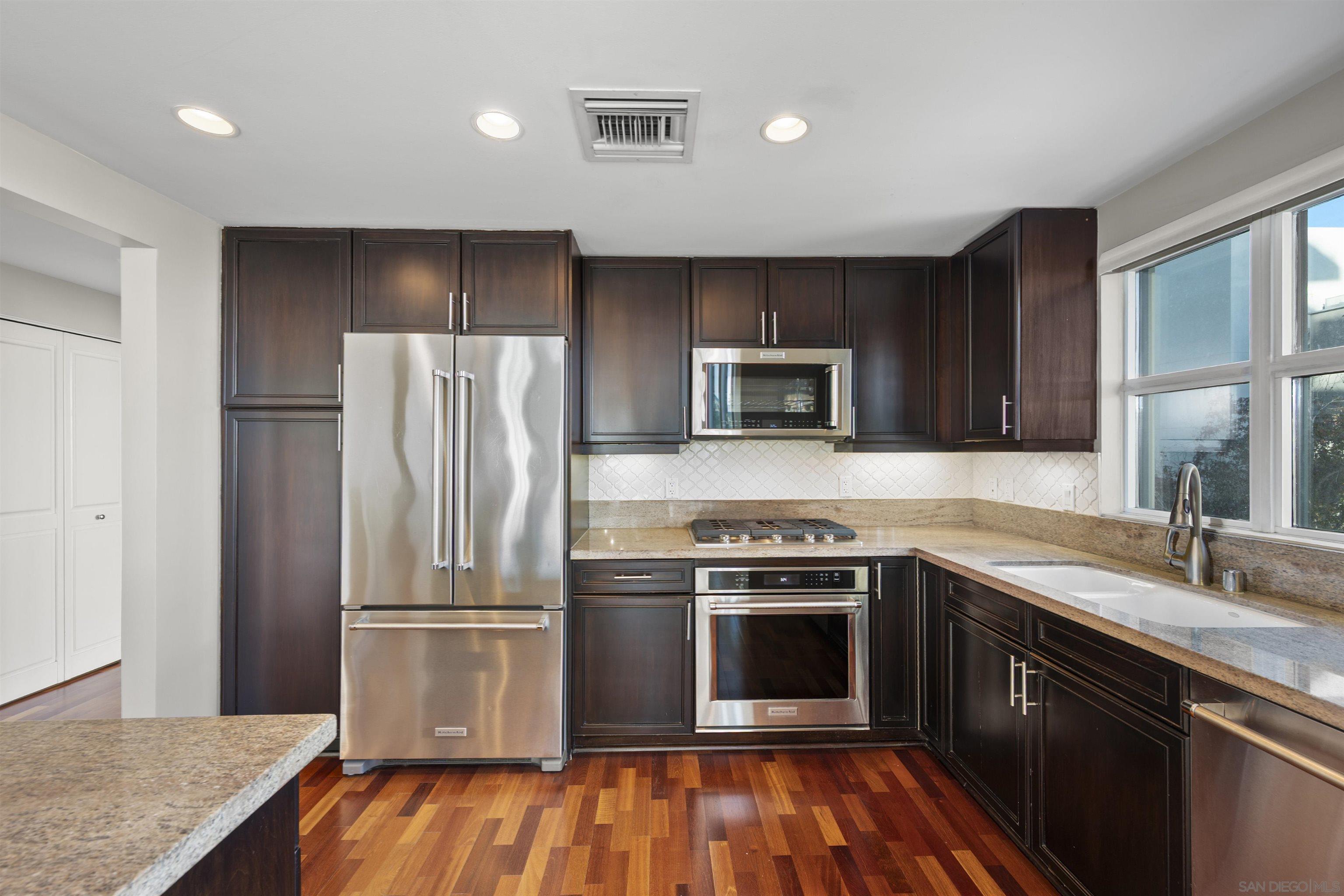 Detail Gallery Image 16 of 49 For 510  1st Ave  #302,  San Diego,  CA 92101 - 2 Beds | 2 Baths