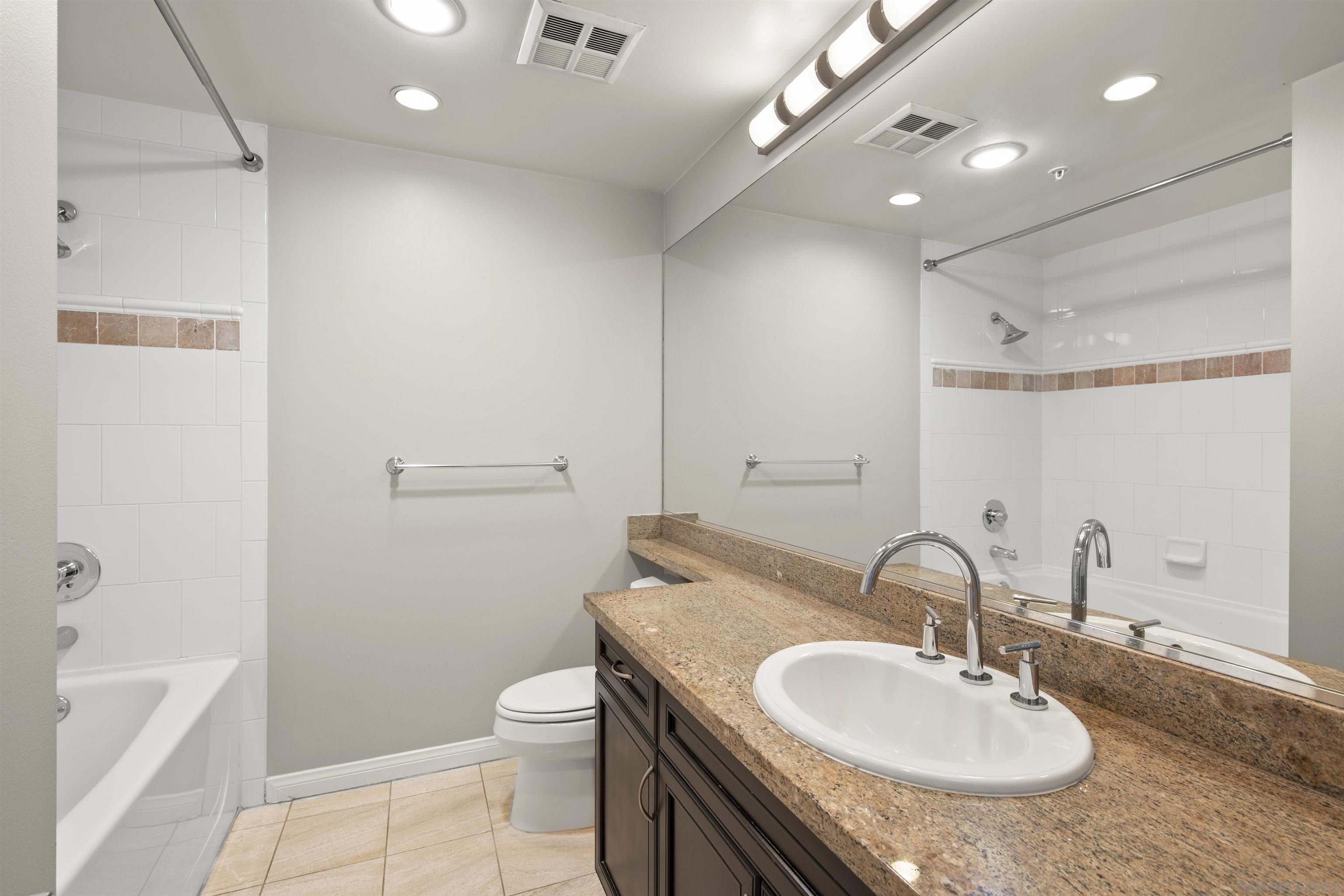 Detail Gallery Image 30 of 49 For 510  1st Ave  #302,  San Diego,  CA 92101 - 2 Beds | 2 Baths