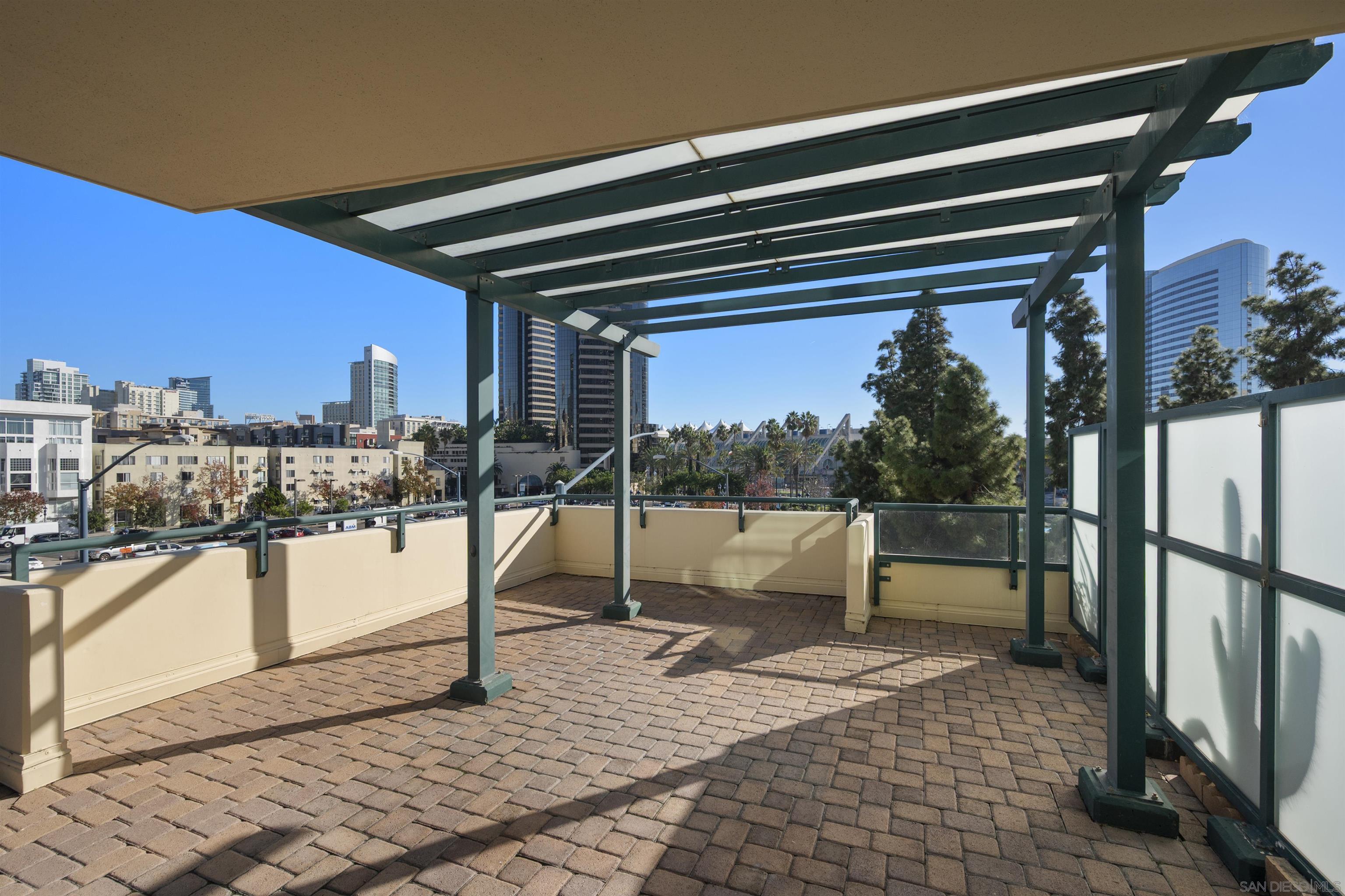 Detail Gallery Image 4 of 49 For 510  1st Ave  #302,  San Diego,  CA 92101 - 2 Beds | 2 Baths
