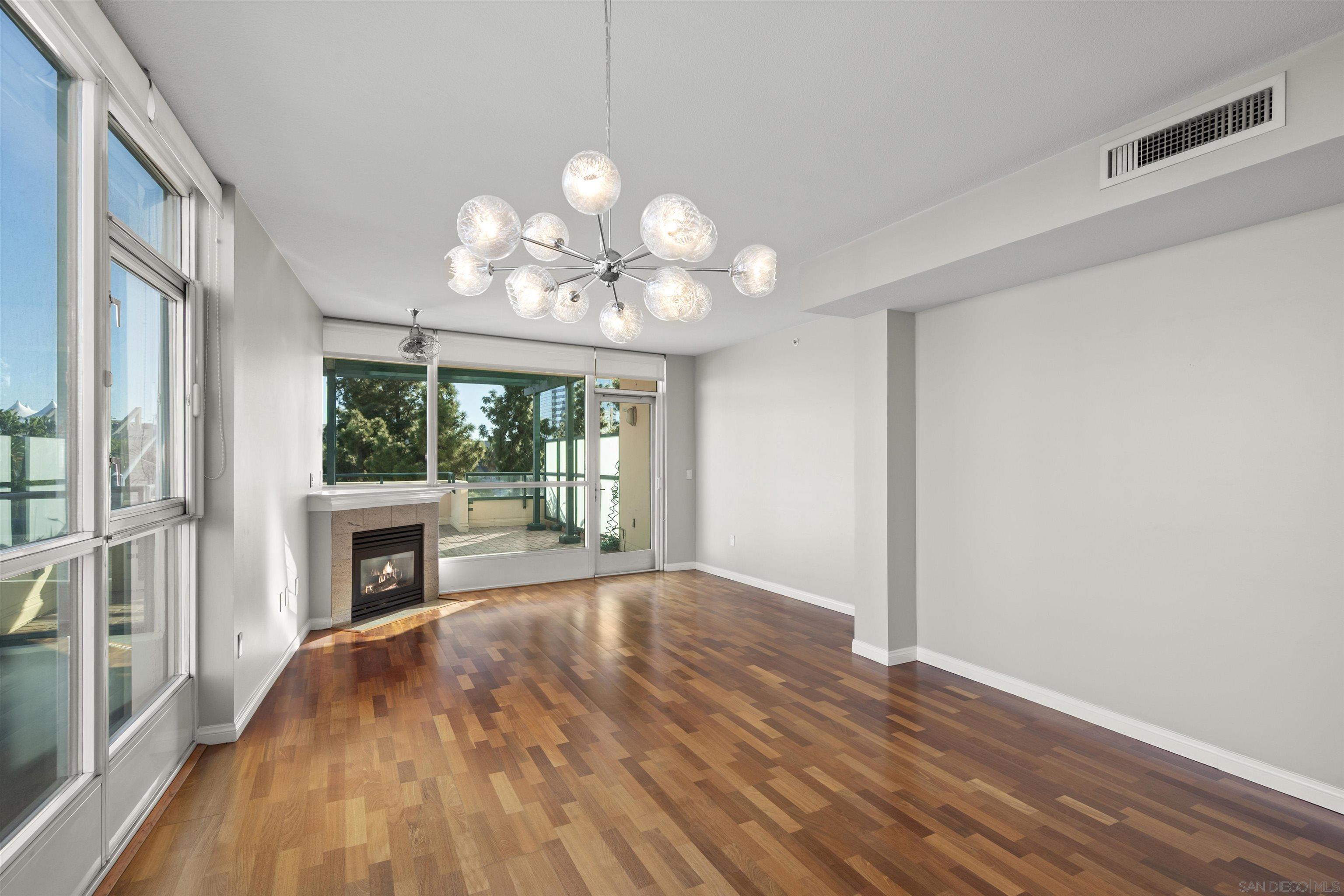 Detail Gallery Image 7 of 49 For 510  1st Ave  #302,  San Diego,  CA 92101 - 2 Beds | 2 Baths