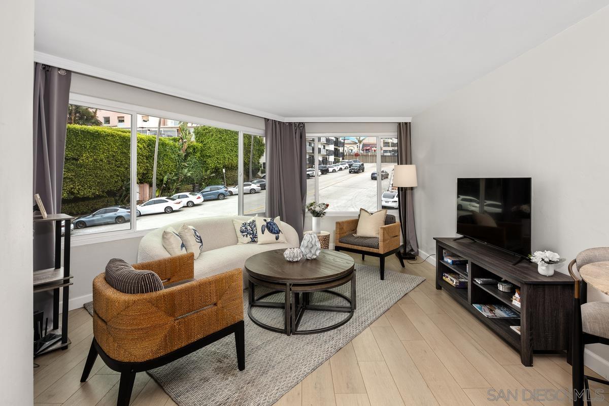 Detail Gallery Image 8 of 27 For 8040  Girard Ave  #2,  La Jolla,  CA 92037 - 2 Beds | 1 Baths