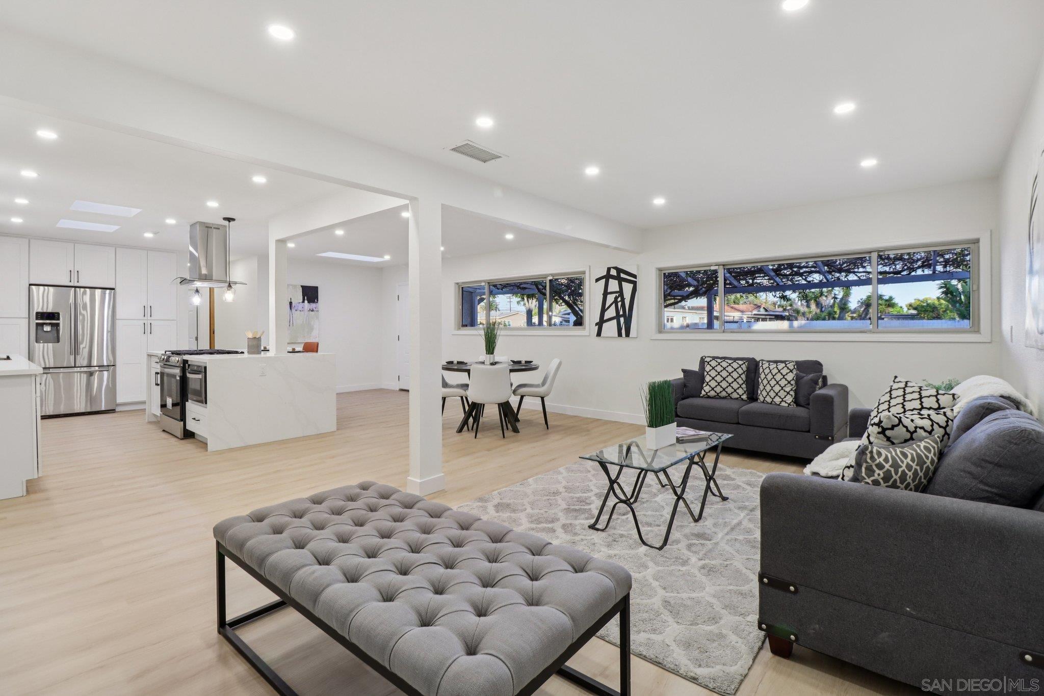 Detail Gallery Image 11 of 24 For 4930  Longford St, San Diego,  CA 92117 - 3 Beds | 2 Baths