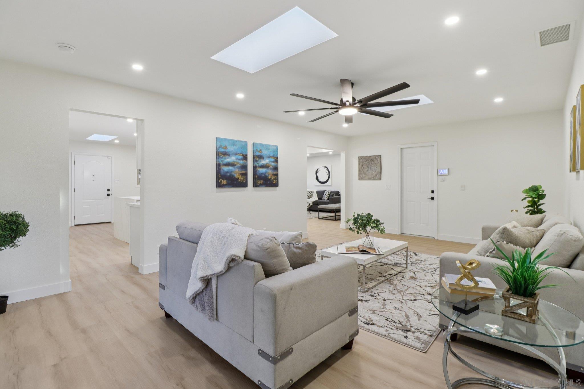 Detail Gallery Image 14 of 24 For 4930  Longford St, San Diego,  CA 92117 - 3 Beds | 2 Baths