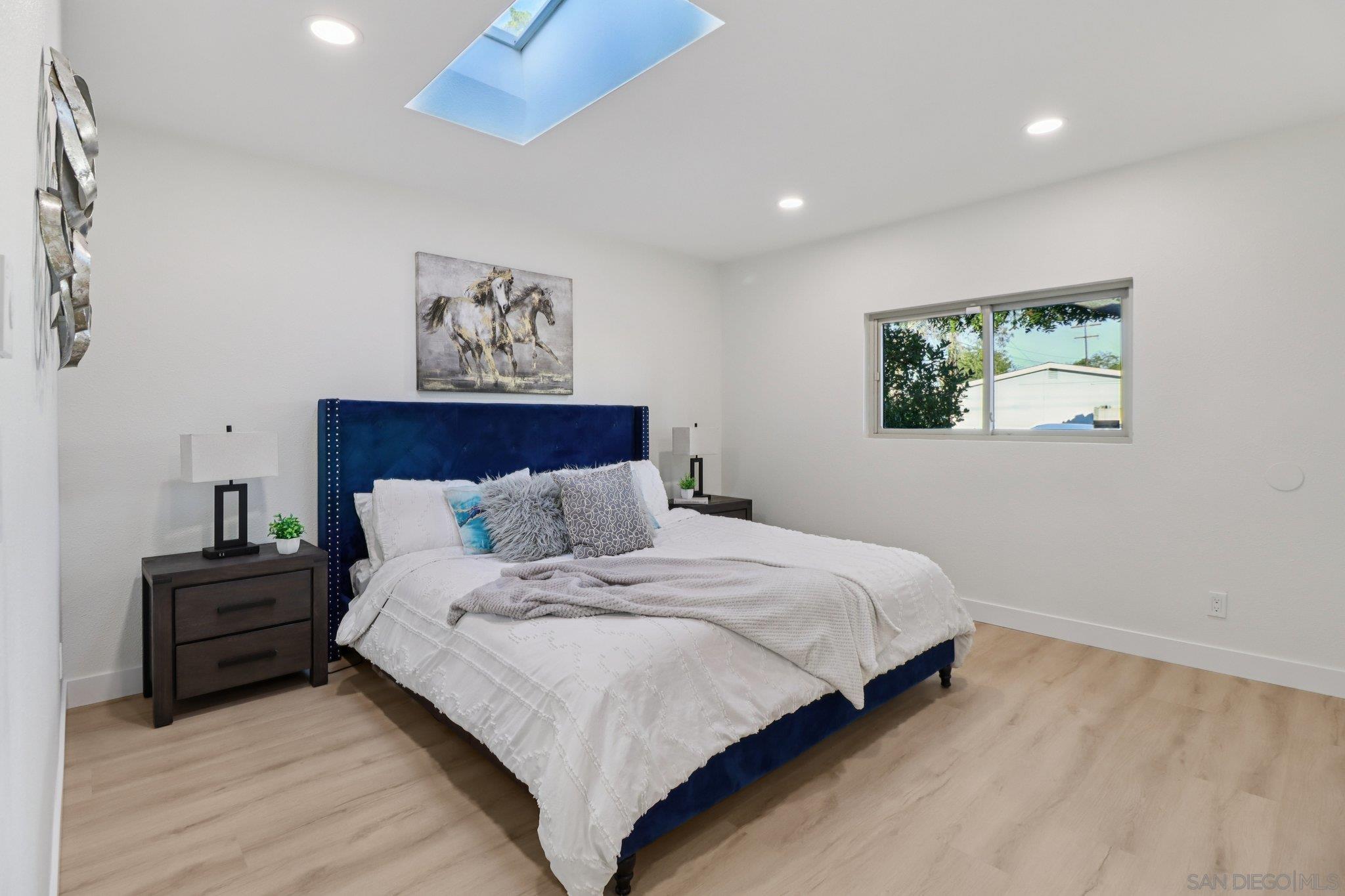 Detail Gallery Image 4 of 24 For 4930  Longford St, San Diego,  CA 92117 - 3 Beds | 2 Baths