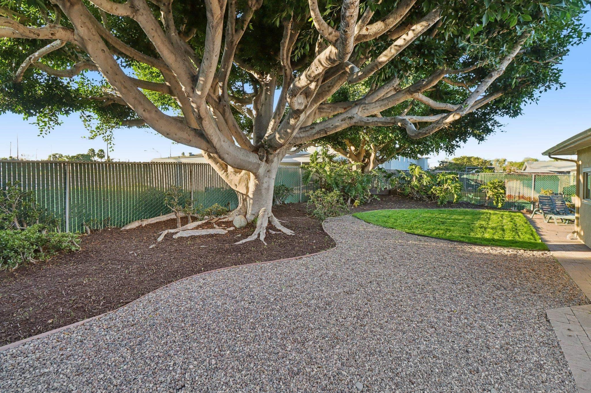 Detail Gallery Image 5 of 24 For 4930  Longford St, San Diego,  CA 92117 - 3 Beds | 2 Baths