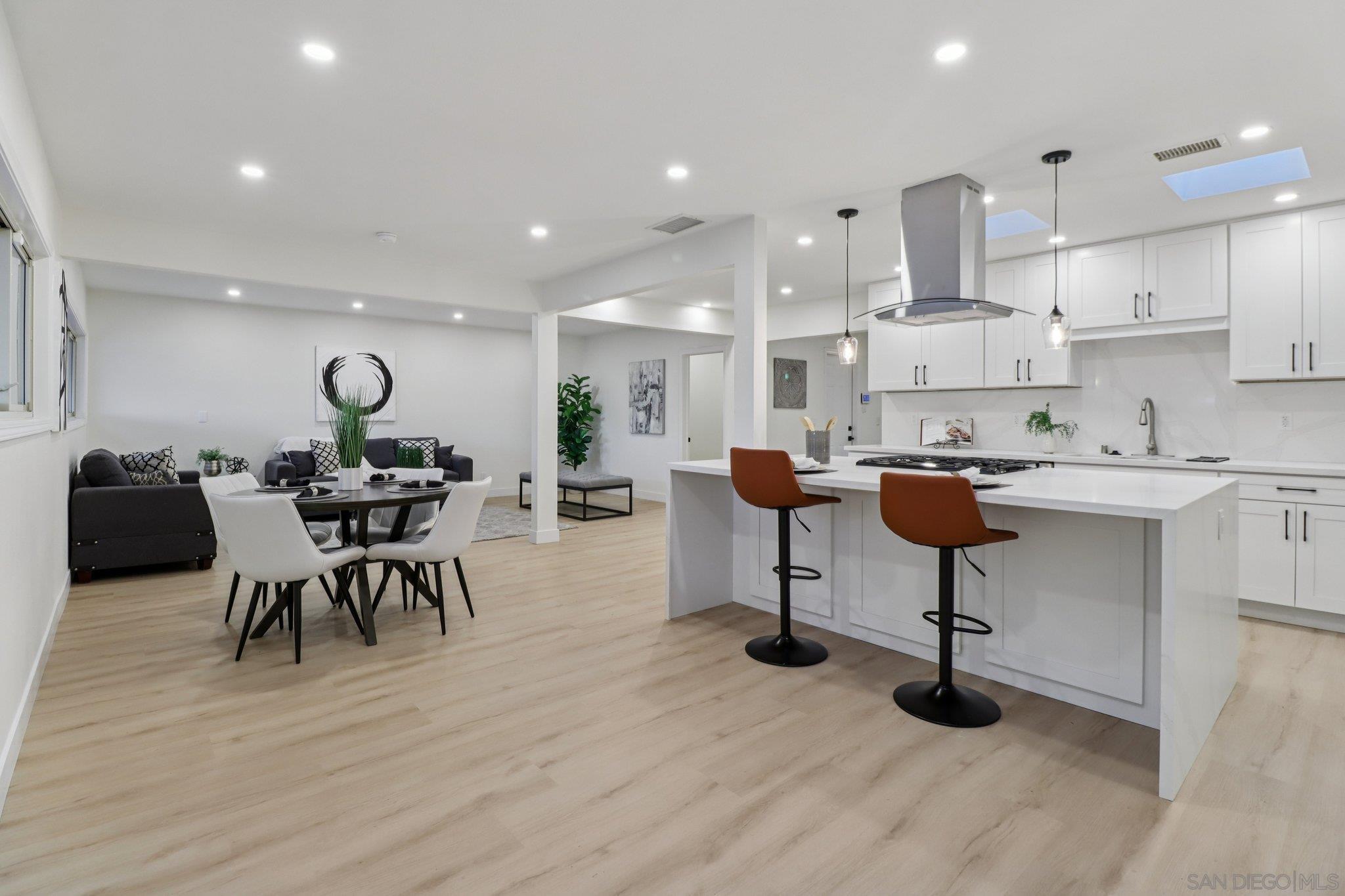 Detail Gallery Image 9 of 24 For 4930  Longford St, San Diego,  CA 92117 - 3 Beds | 2 Baths