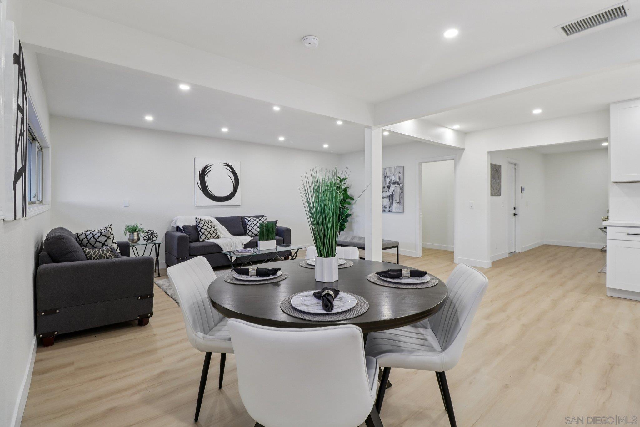 Detail Gallery Image 10 of 24 For 4930  Longford St, San Diego,  CA 92117 - 3 Beds | 2 Baths