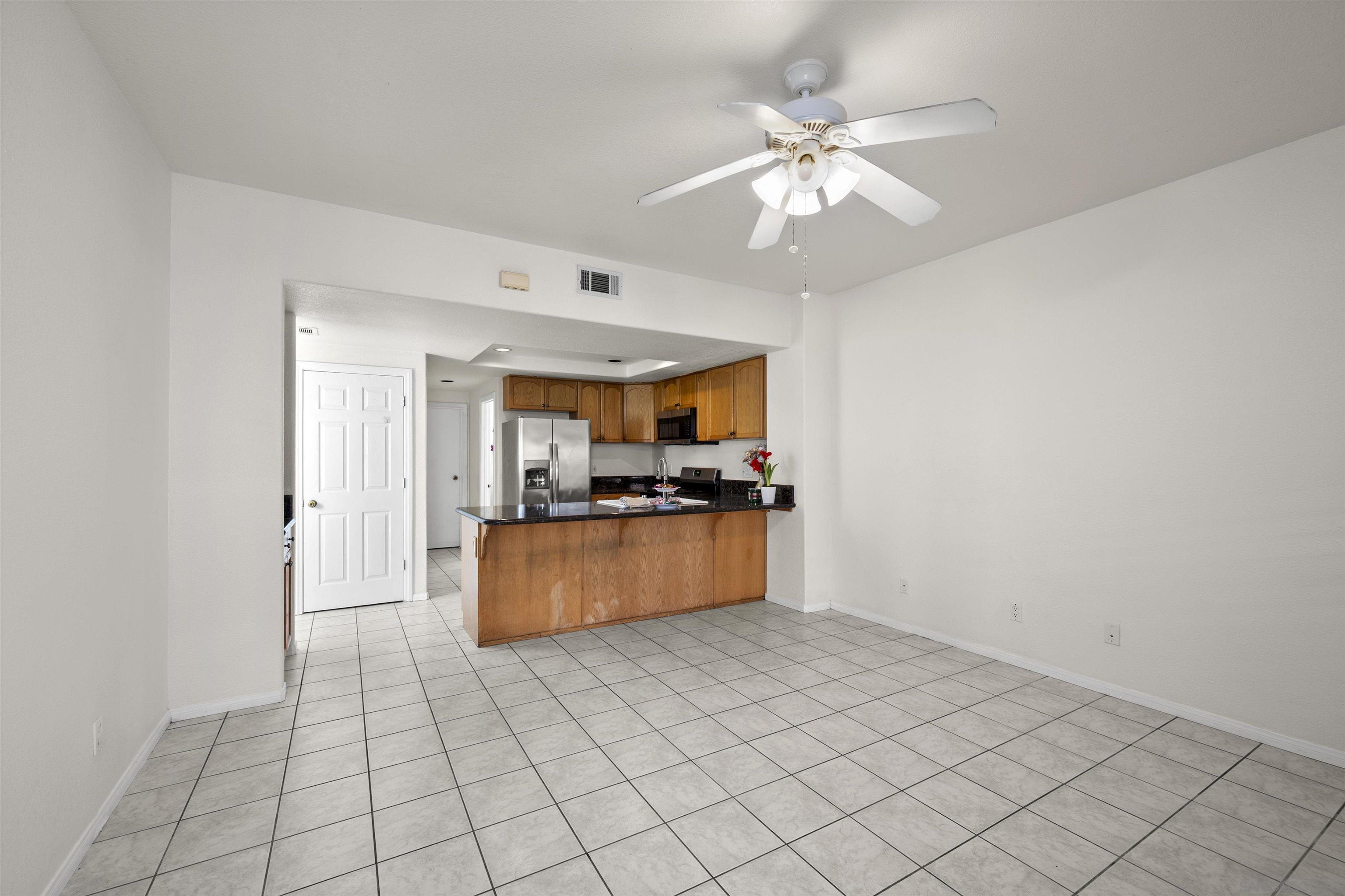 Detail Gallery Image 16 of 41 For 7944  Tinaja Ln, San Diego,  CA 92139 - 4 Beds | 2/1 Baths