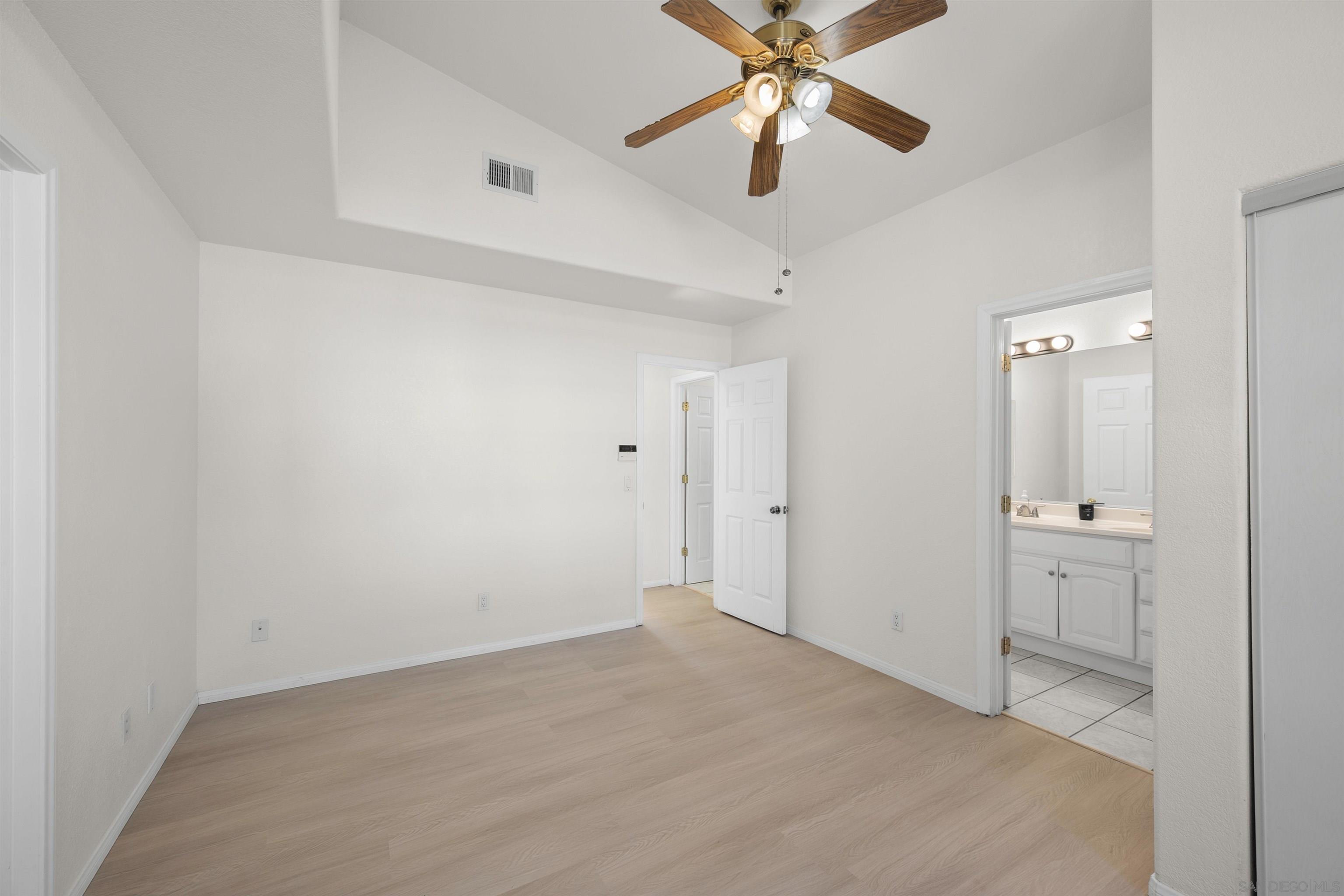 Detail Gallery Image 23 of 41 For 7944  Tinaja Ln, San Diego,  CA 92139 - 4 Beds | 2/1 Baths