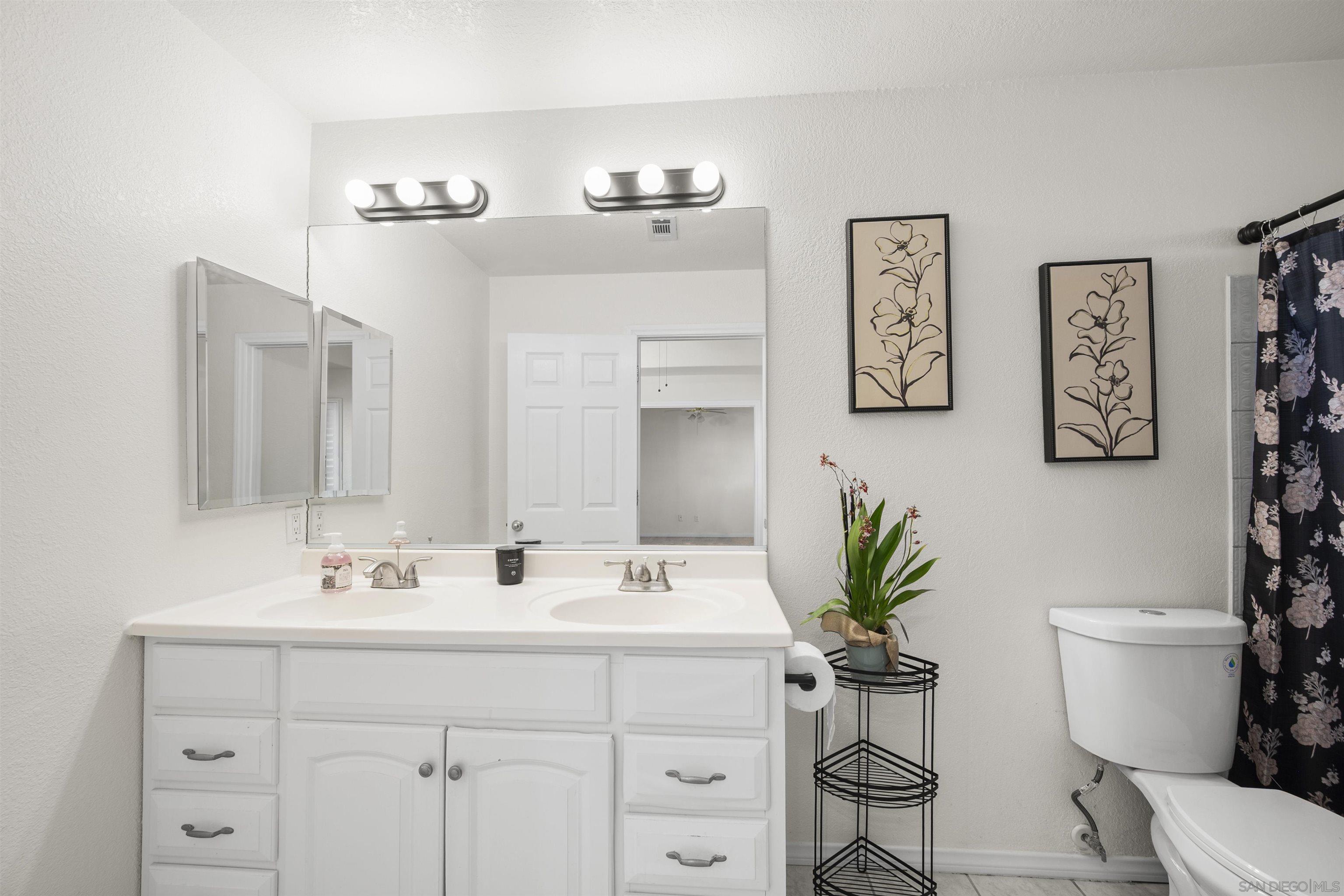 Detail Gallery Image 24 of 41 For 7944  Tinaja Ln, San Diego,  CA 92139 - 4 Beds | 2/1 Baths