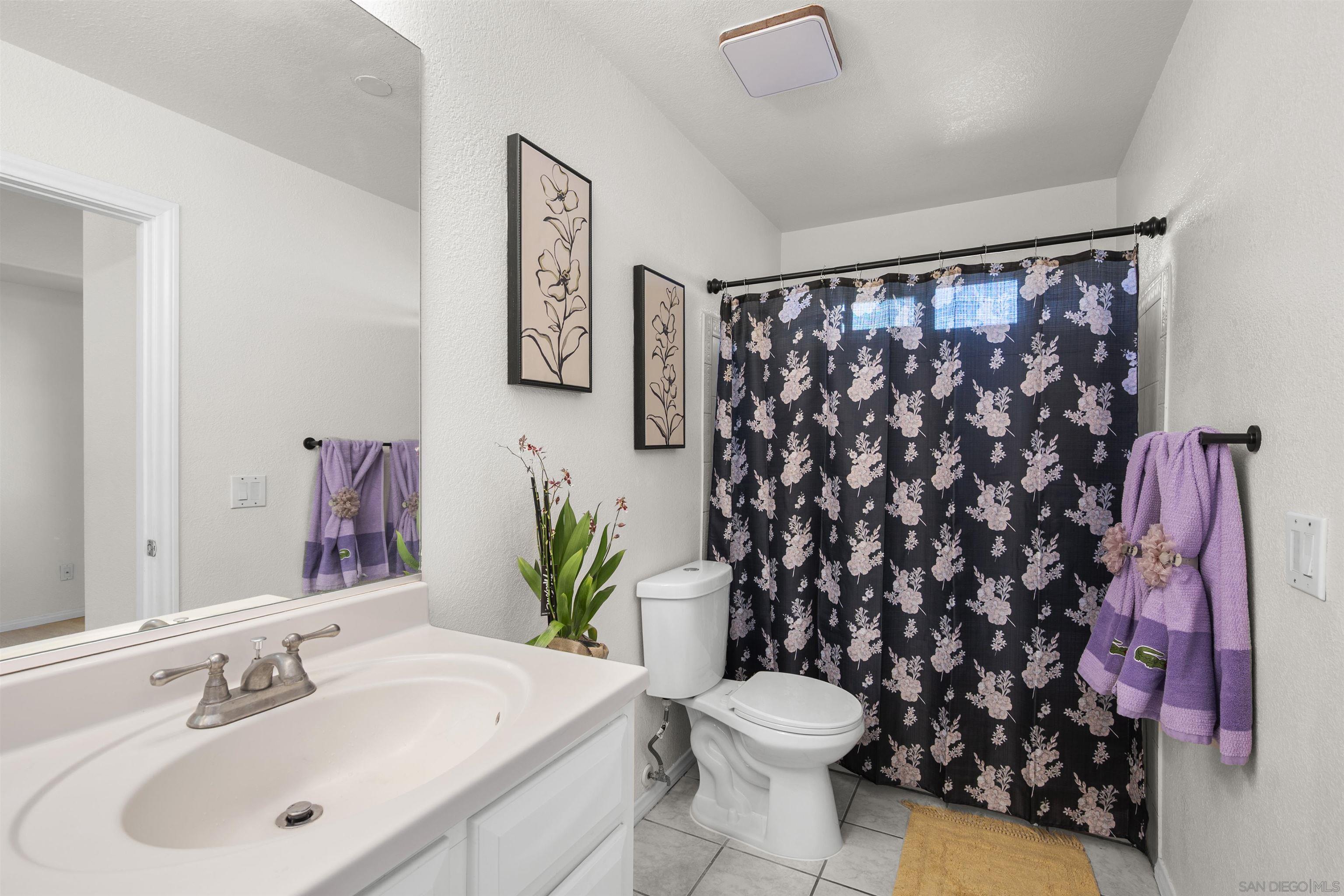 Detail Gallery Image 25 of 41 For 7944  Tinaja Ln, San Diego,  CA 92139 - 4 Beds | 2/1 Baths