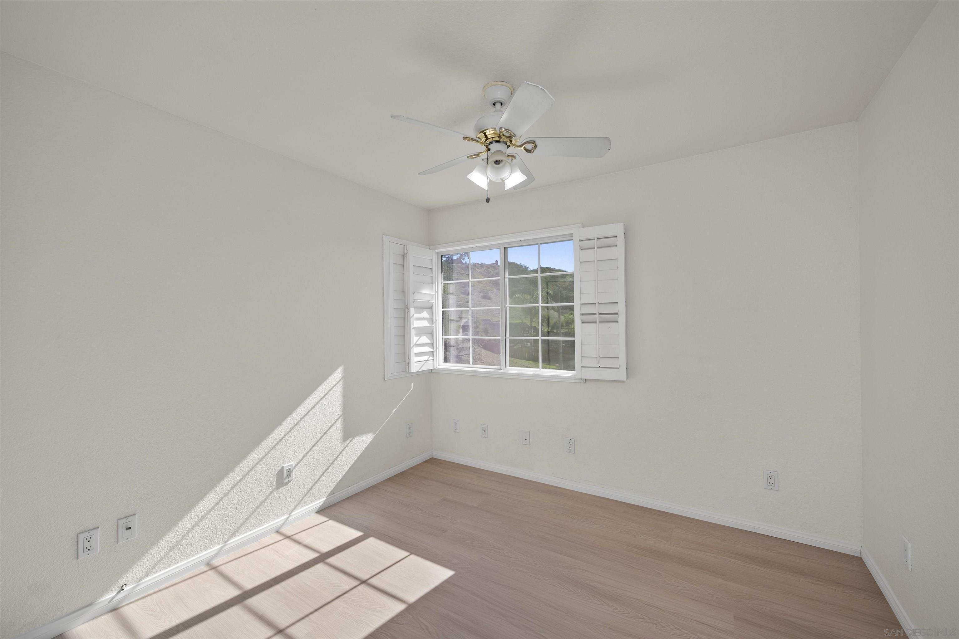 Detail Gallery Image 30 of 41 For 7944  Tinaja Ln, San Diego,  CA 92139 - 4 Beds | 2/1 Baths