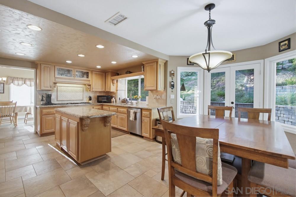 Detail Gallery Image 15 of 55 For 10494  Livewood Way, San Diego,  CA 92131 - 5 Beds | 3 Baths