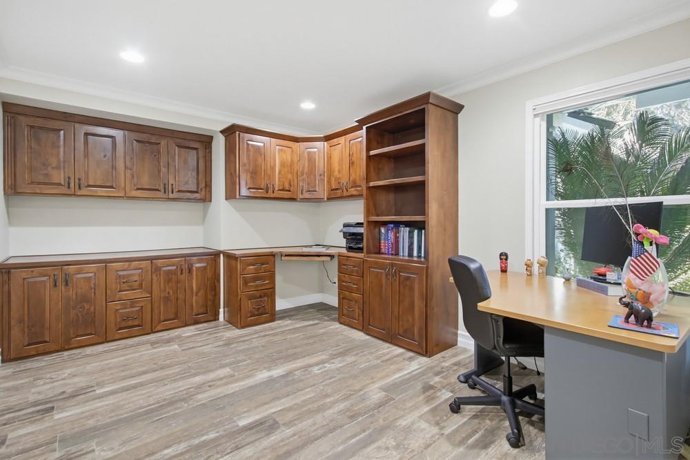 Detail Gallery Image 18 of 55 For 10494  Livewood Way, San Diego,  CA 92131 - 5 Beds | 3 Baths