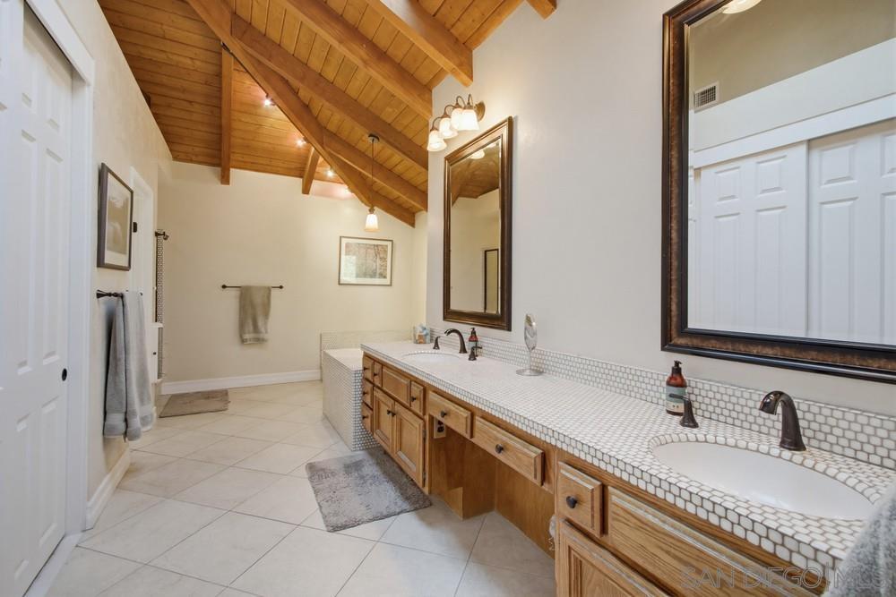 Detail Gallery Image 39 of 55 For 10494  Livewood Way, San Diego,  CA 92131 - 5 Beds | 3 Baths