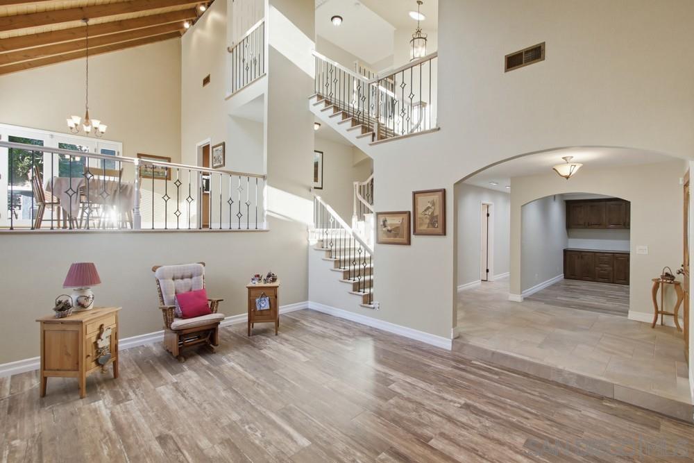 Detail Gallery Image 5 of 55 For 10494  Livewood Way, San Diego,  CA 92131 - 5 Beds | 3 Baths