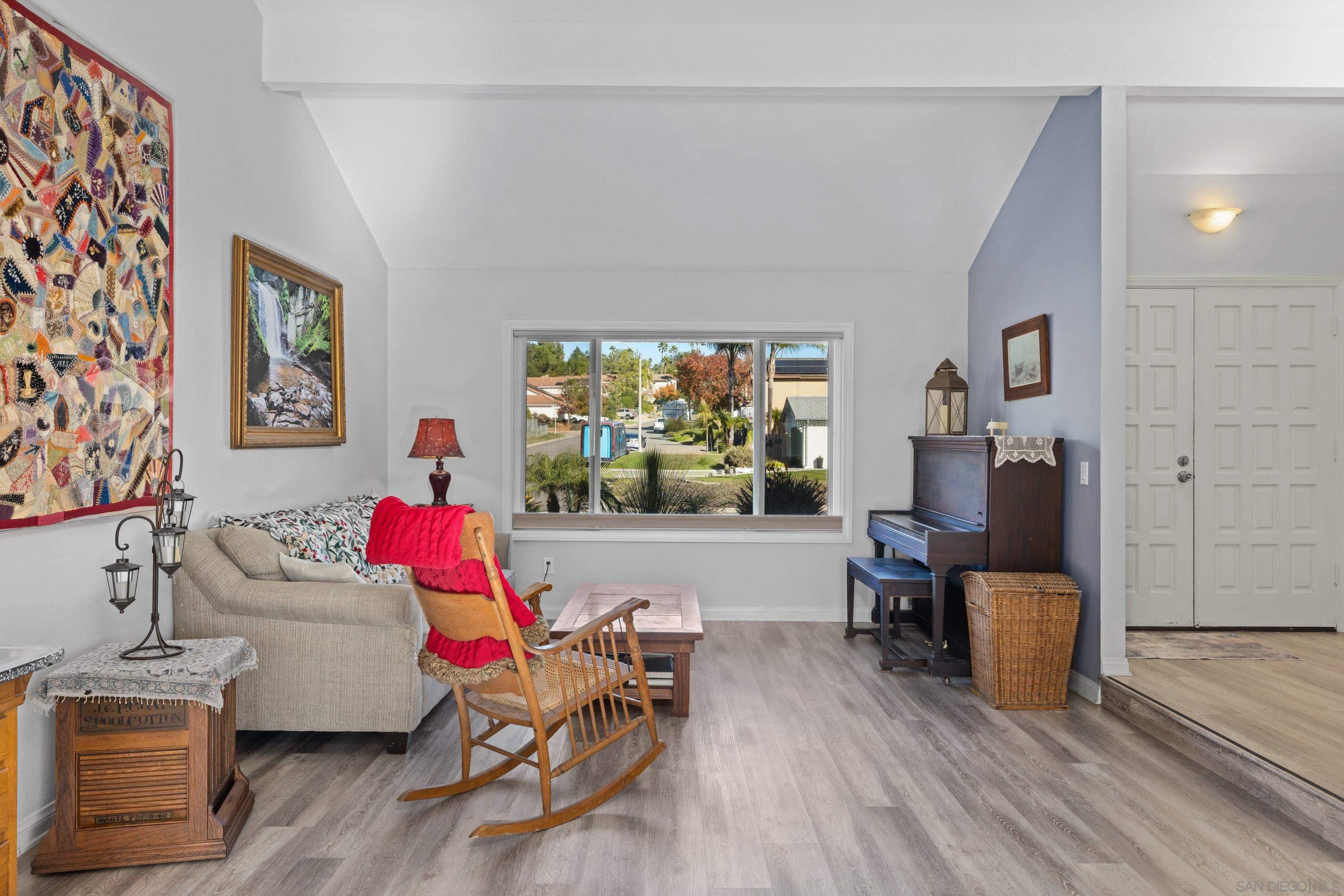 Detail Gallery Image 7 of 61 For 9464  Telkaif St, Lakeside,  CA 92040 - 4 Beds | 2/1 Baths