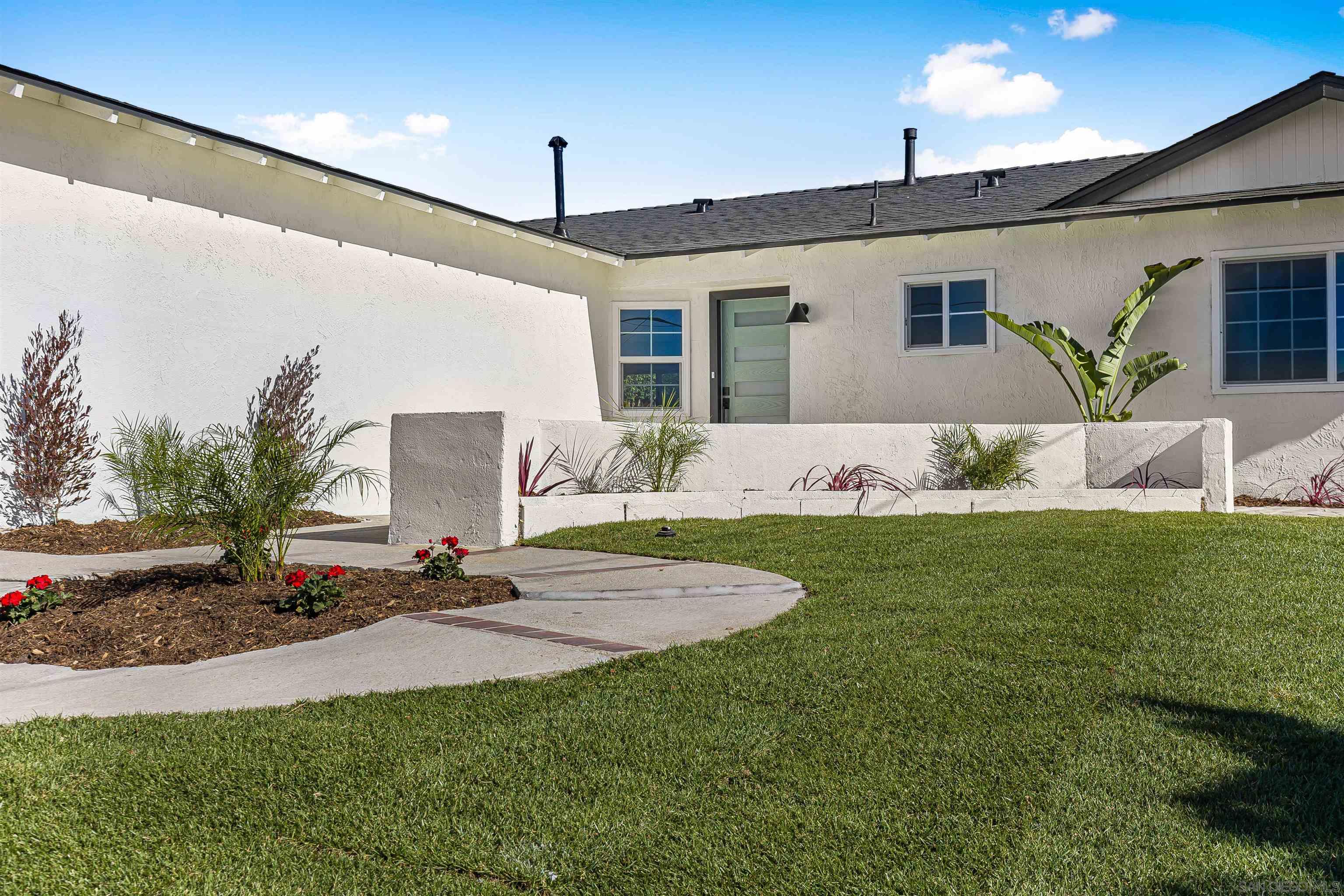 Detail Gallery Image 3 of 34 For 4948  Luna Dr, Oceanside,  CA 92057 - 5 Beds | 3 Baths