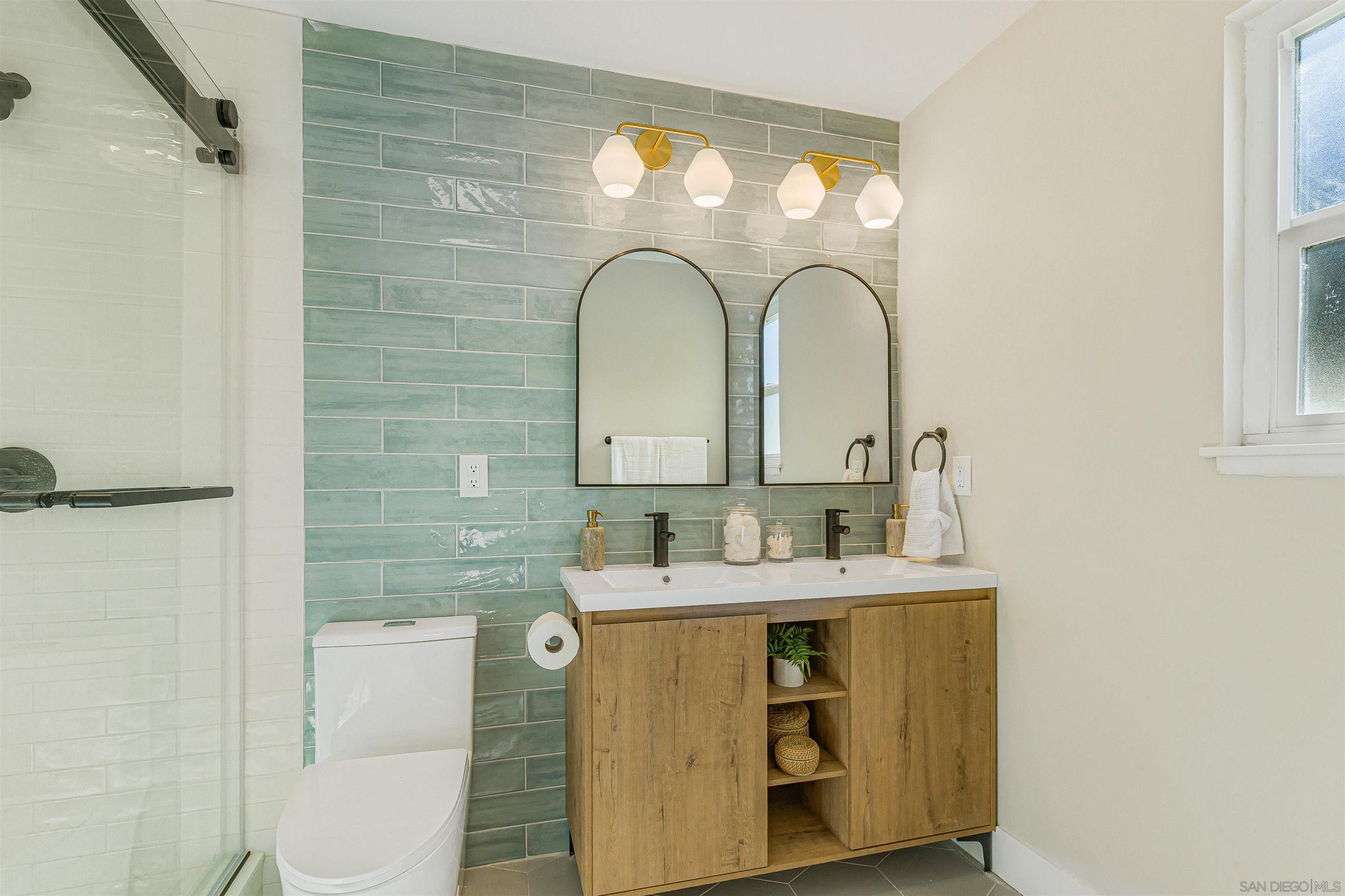 Detail Gallery Image 22 of 34 For 4948  Luna Dr, Oceanside,  CA 92057 - 5 Beds | 3 Baths