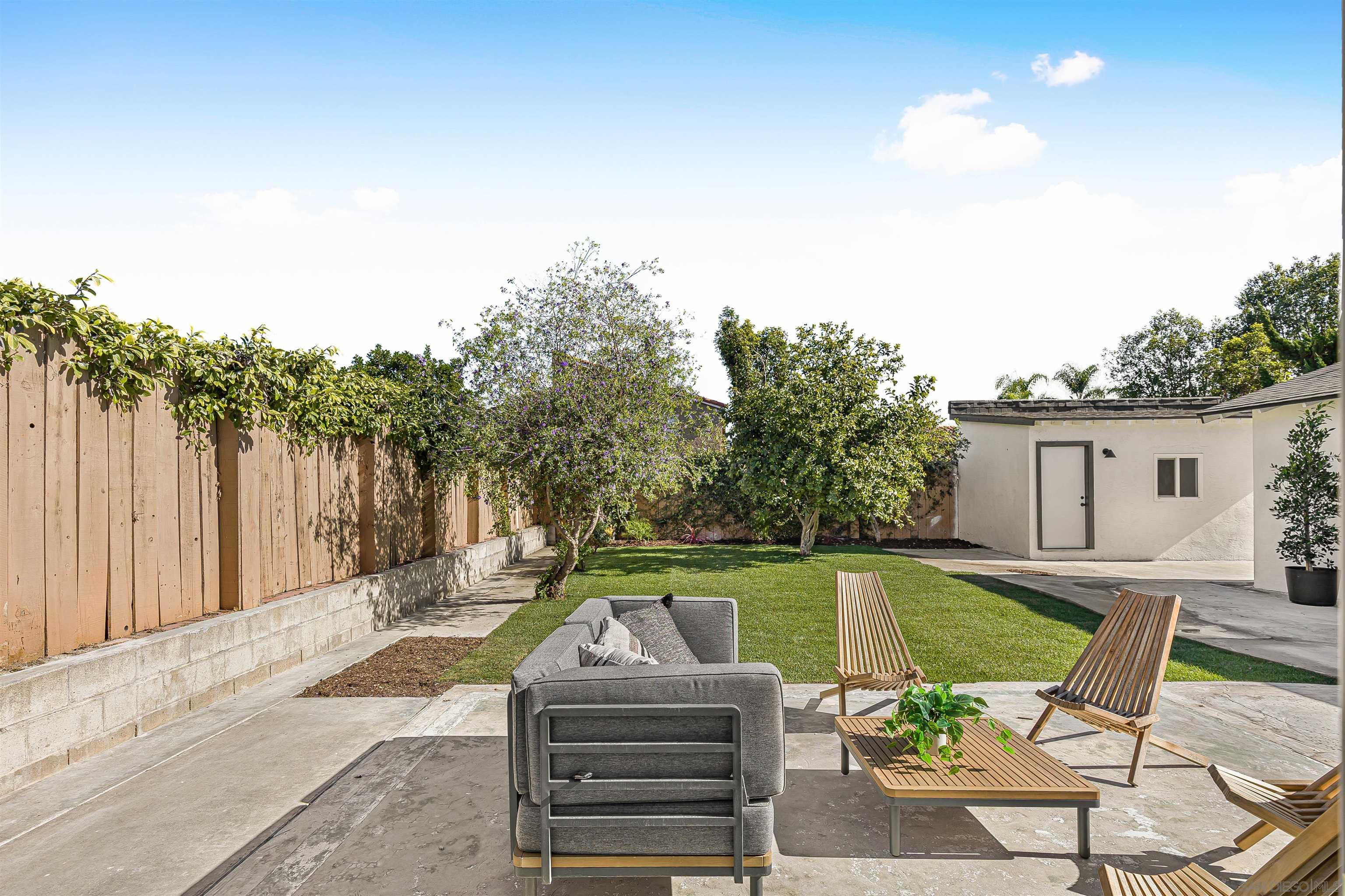 Detail Gallery Image 28 of 34 For 4948  Luna Dr, Oceanside,  CA 92057 - 5 Beds | 3 Baths