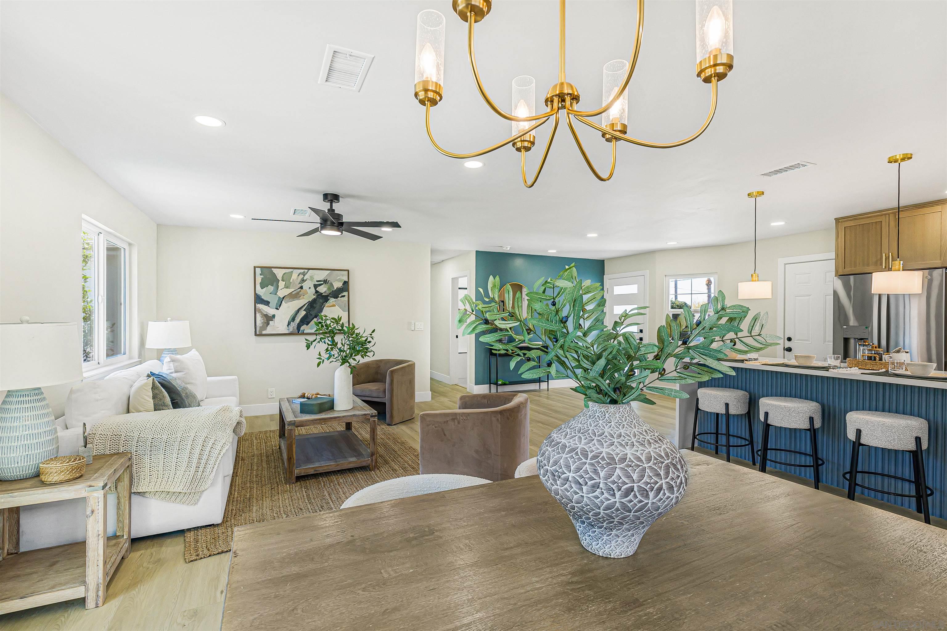 Detail Gallery Image 8 of 34 For 4948  Luna Dr, Oceanside,  CA 92057 - 5 Beds | 3 Baths