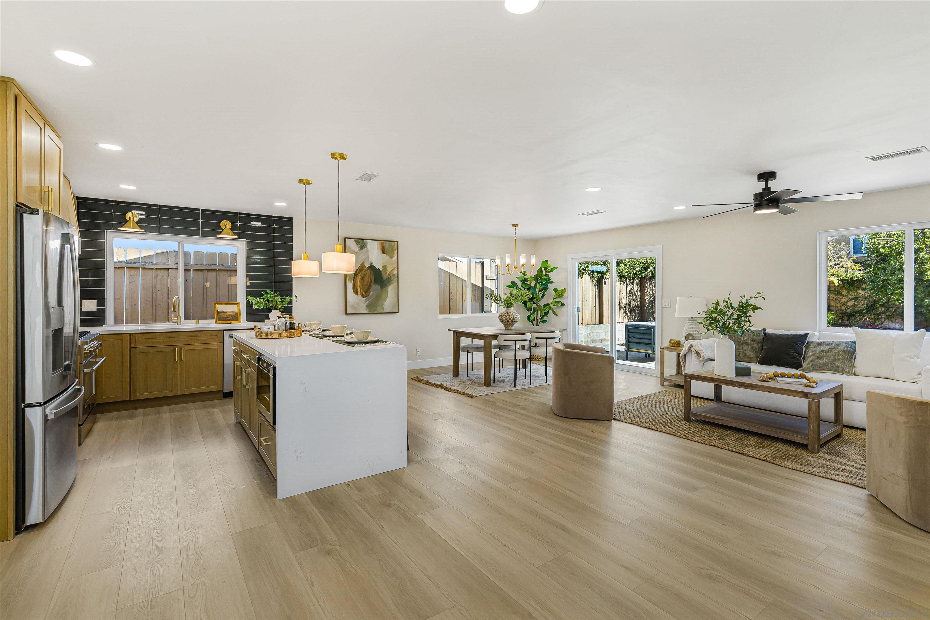 Detail Gallery Image 9 of 34 For 4948  Luna Dr, Oceanside,  CA 92057 - 5 Beds | 3 Baths