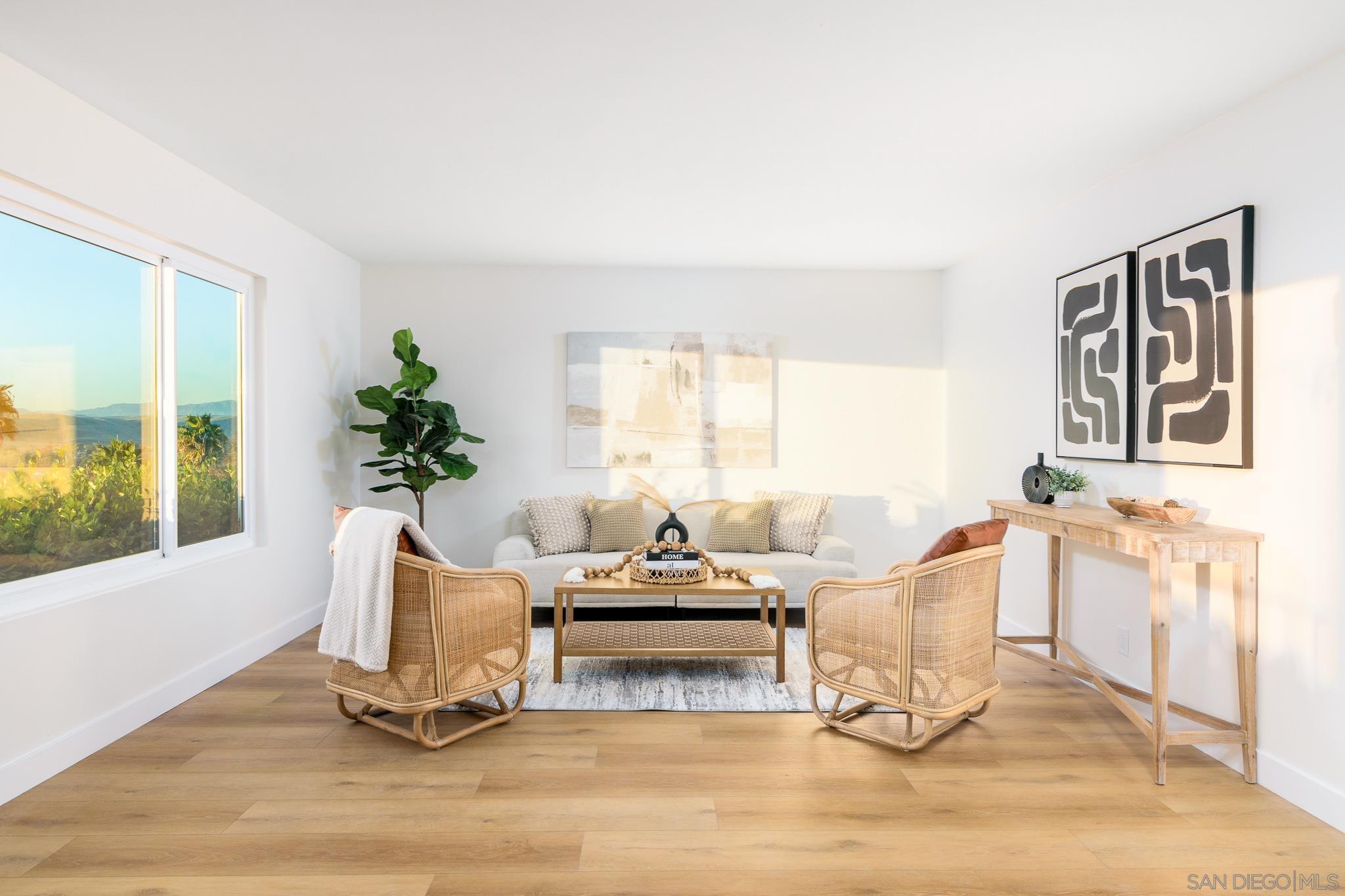 Front Image Thumbnail for SD250045608