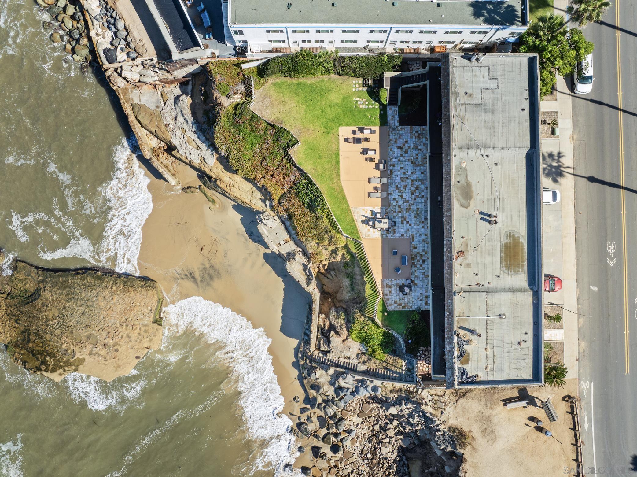 Detail Gallery Image 3 of 6 For 1352-62  Sunset Cliffs Blvd, San Diego,  CA 92107 - – Beds | – Baths