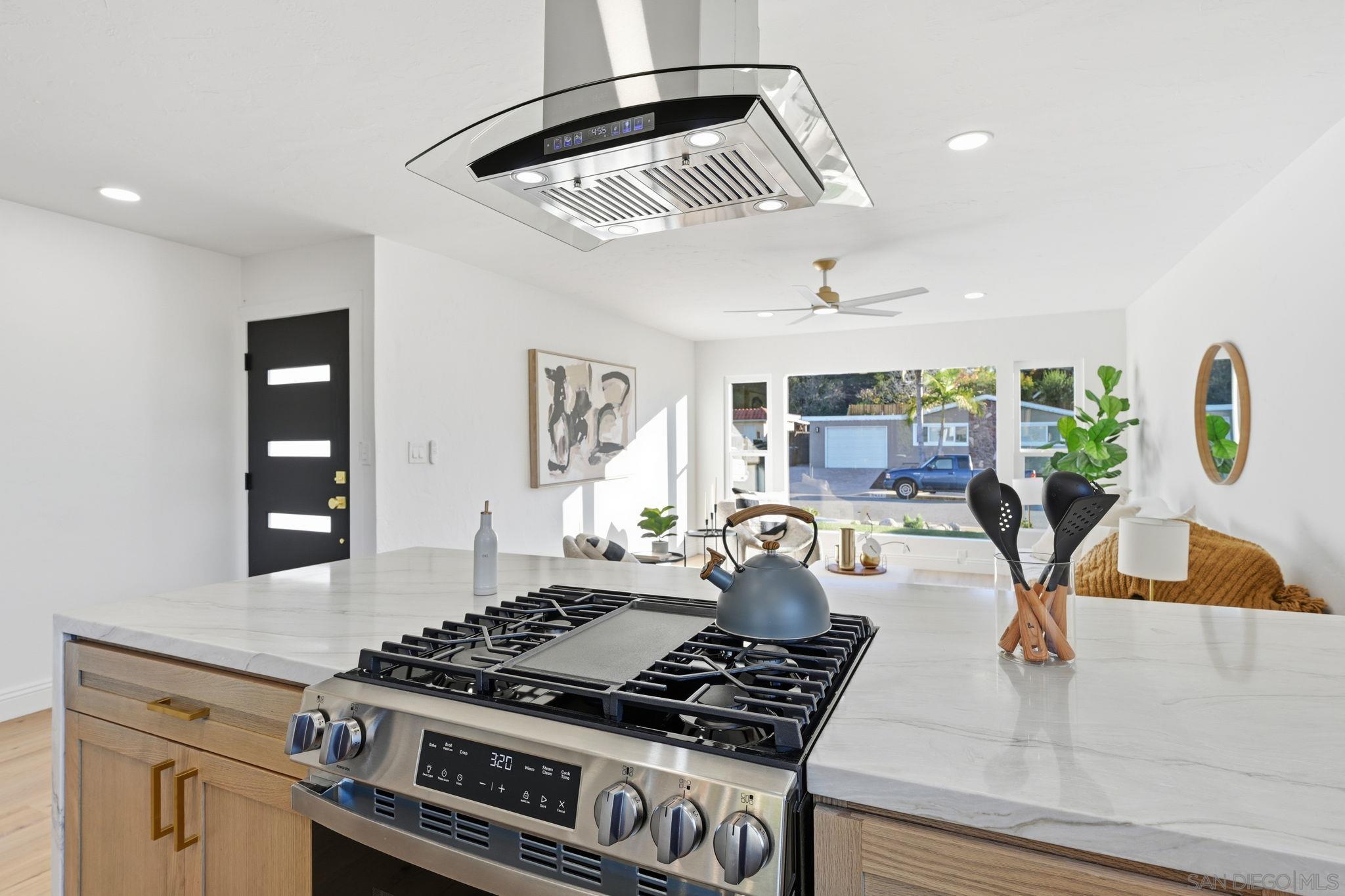 Detail Gallery Image 12 of 42 For 5424  Princess View Pl, San Diego,  CA 92120 - 4 Beds | 2 Baths