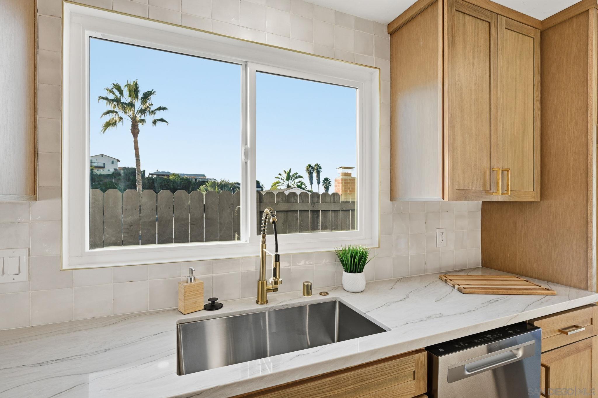 Detail Gallery Image 13 of 42 For 5424  Princess View Pl, San Diego,  CA 92120 - 4 Beds | 2 Baths