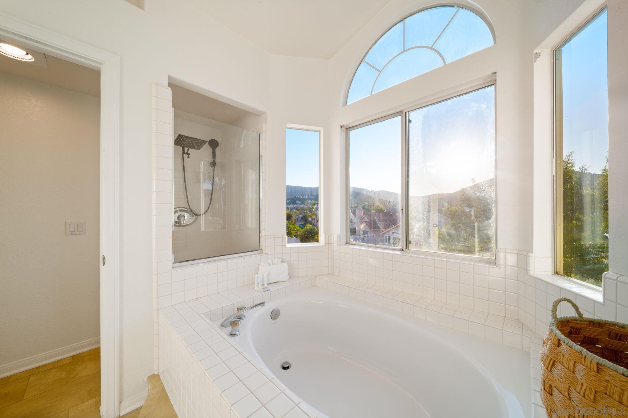 Detail Gallery Image 35 of 52 For 18106  Chieftain Ct, San Diego,  CA 92127 - 4 Beds | 3 Baths