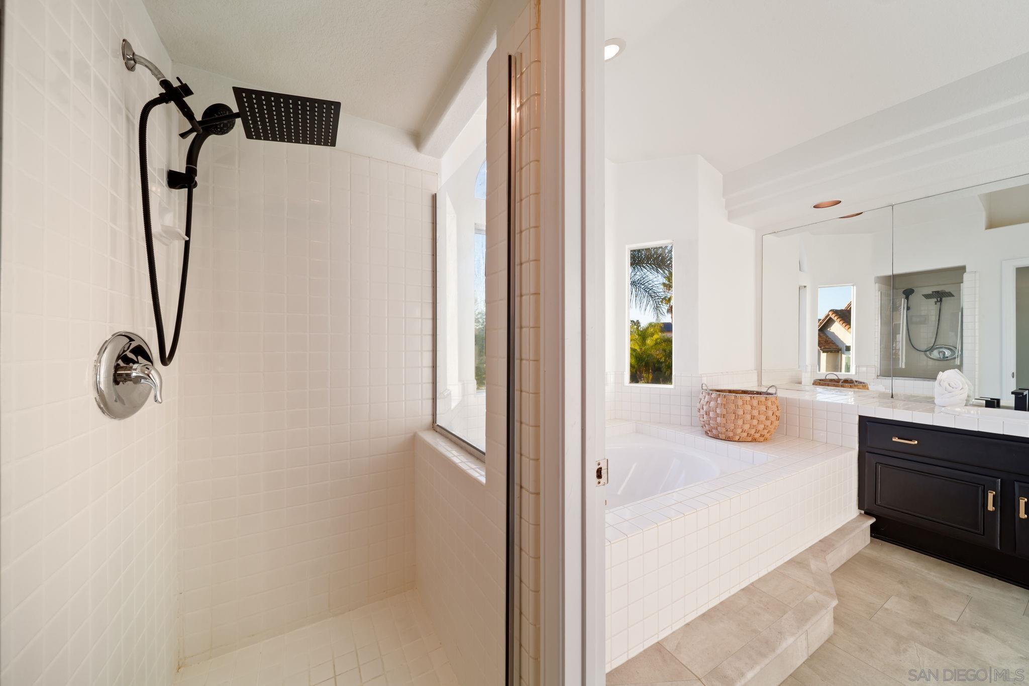 Detail Gallery Image 36 of 52 For 18106  Chieftain Ct, San Diego,  CA 92127 - 4 Beds | 3 Baths