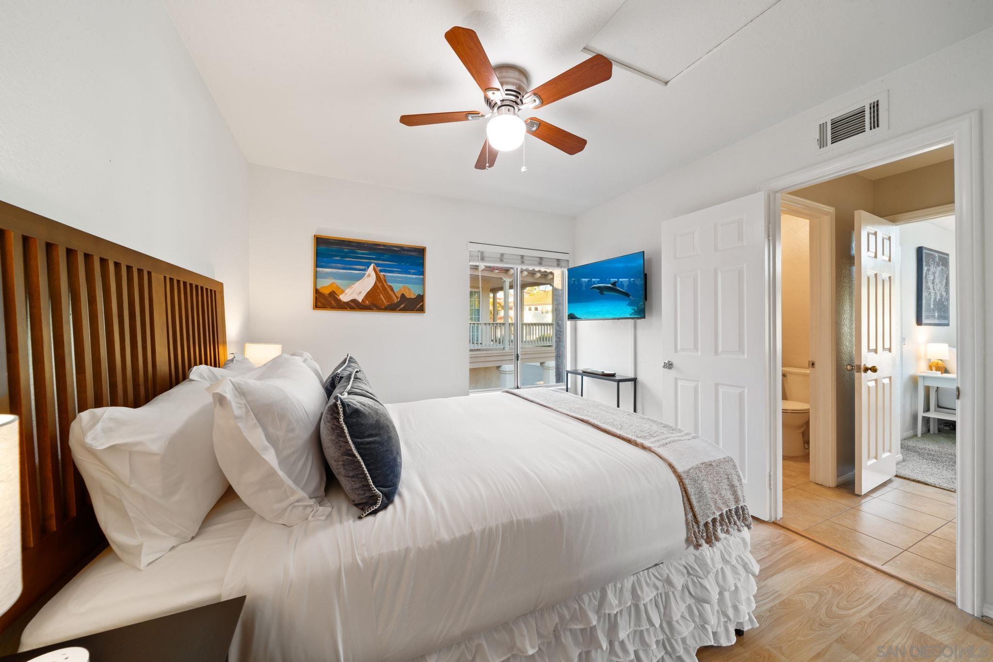 Detail Gallery Image 38 of 52 For 18106  Chieftain Ct, San Diego,  CA 92127 - 4 Beds | 3 Baths