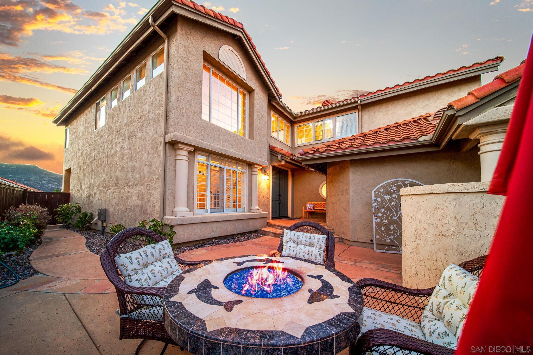 Detail Gallery Image 5 of 52 For 18106  Chieftain Ct, San Diego,  CA 92127 - 4 Beds | 3 Baths