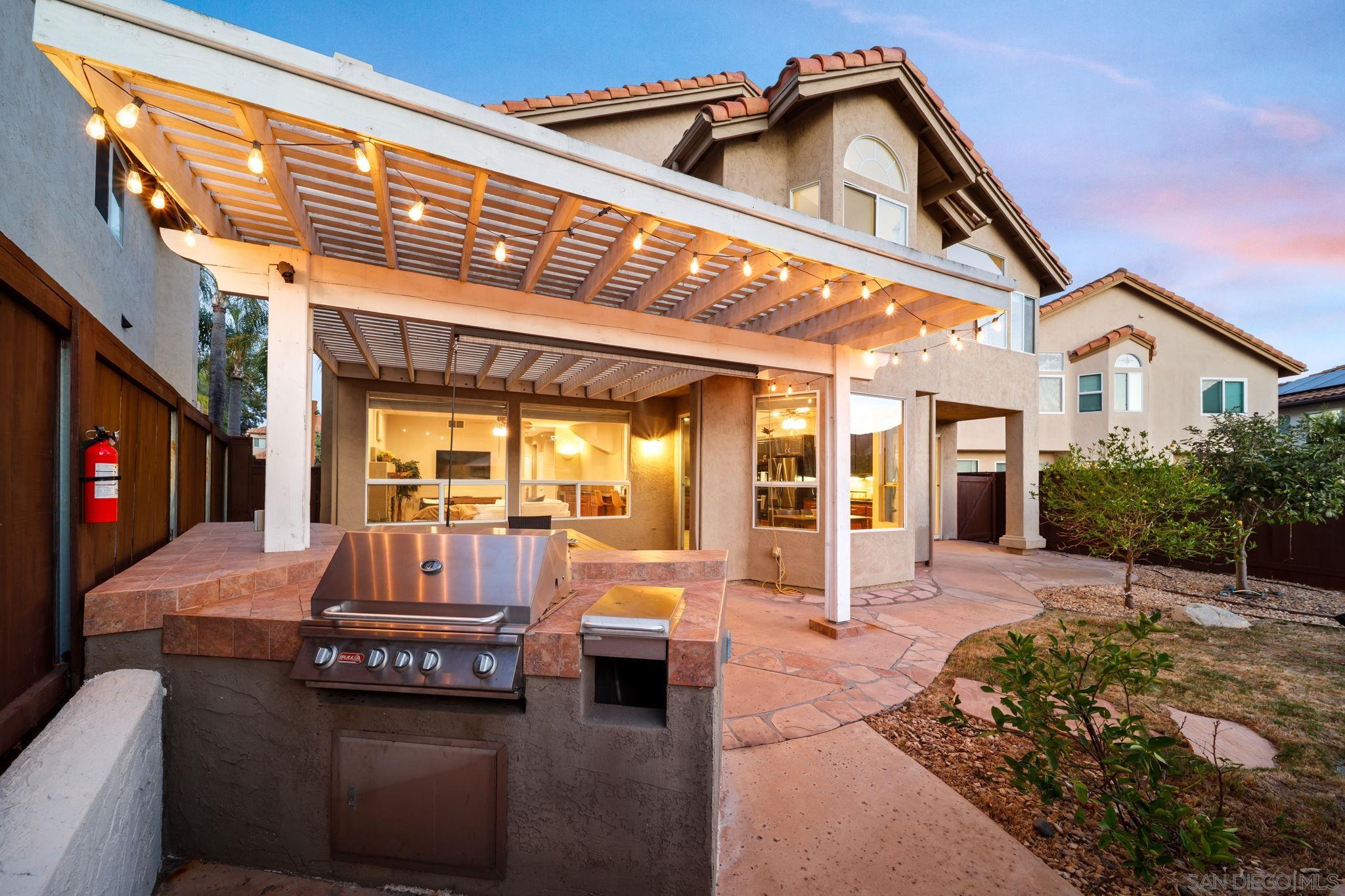 Detail Gallery Image 10 of 52 For 18106  Chieftain Ct, San Diego,  CA 92127 - 4 Beds | 3 Baths