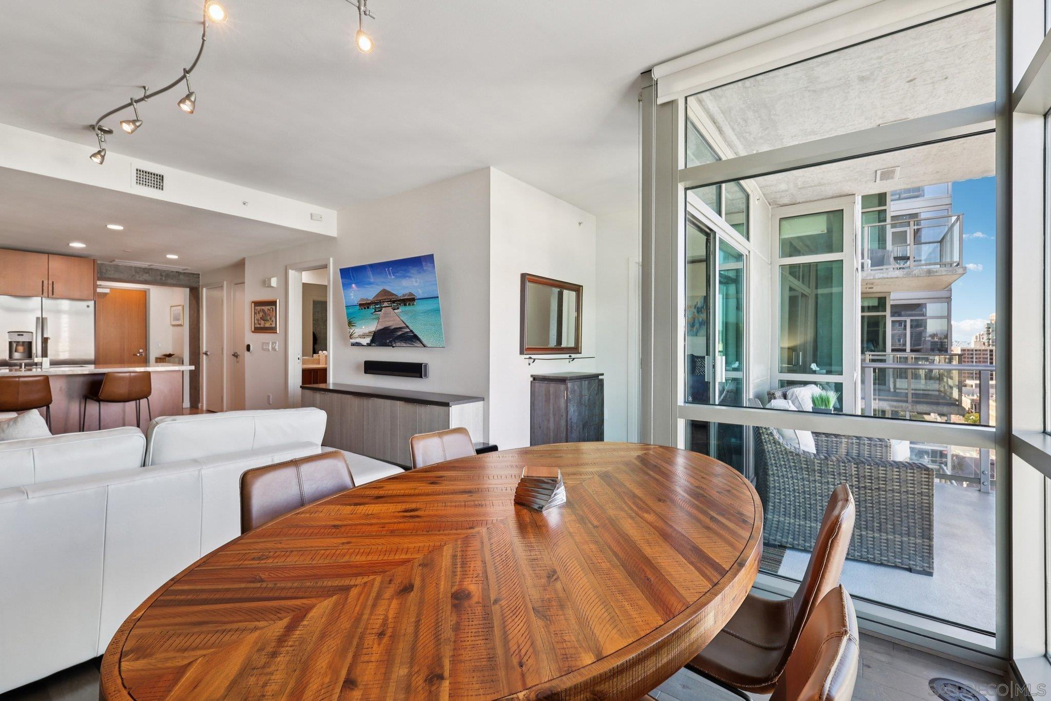 Detail Gallery Image 5 of 50 For 800  the Mark Ln  #1203,  San Diego,  CA 92101 - 1 Beds | 1 Baths